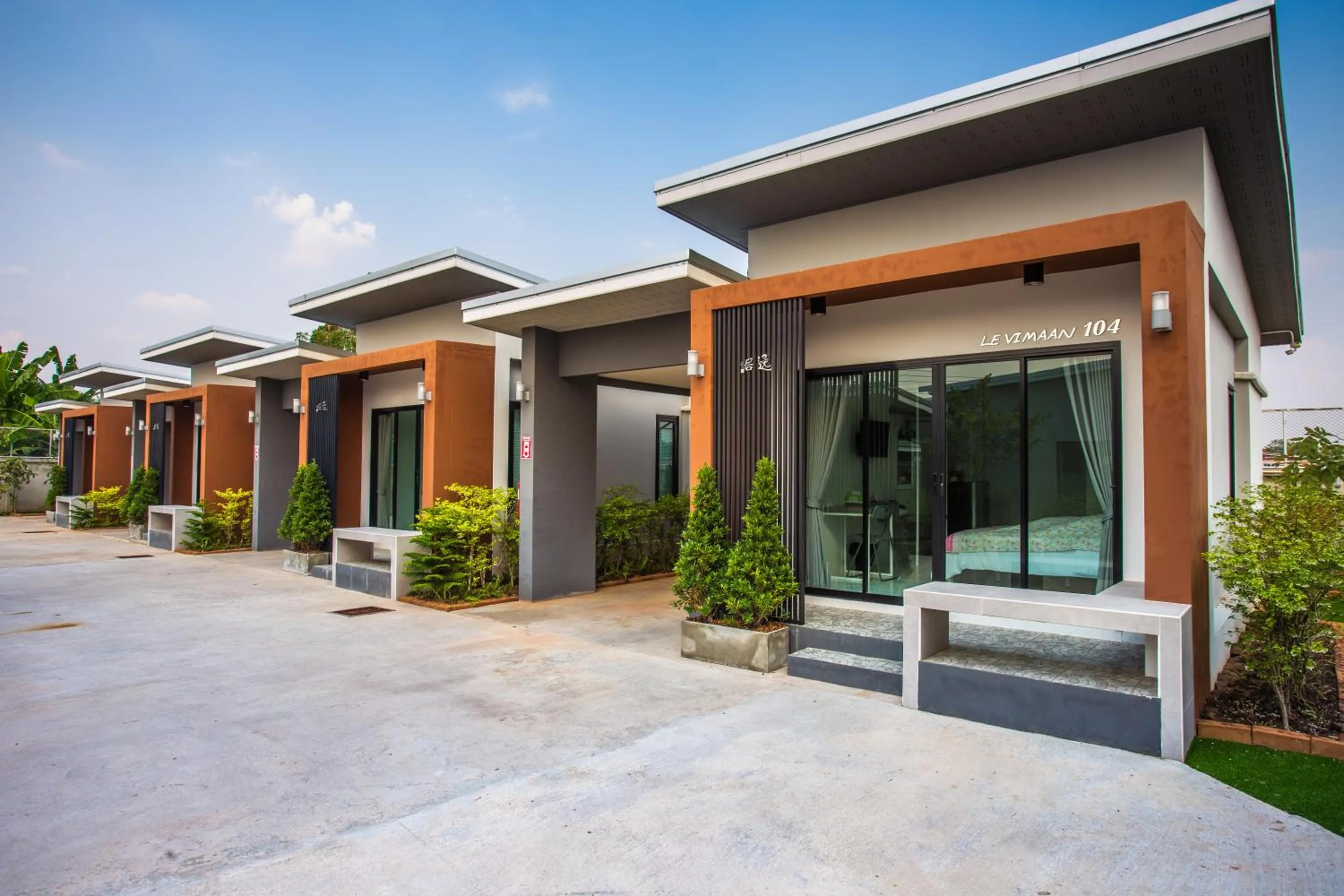 Property building in Baan Le Vimaan