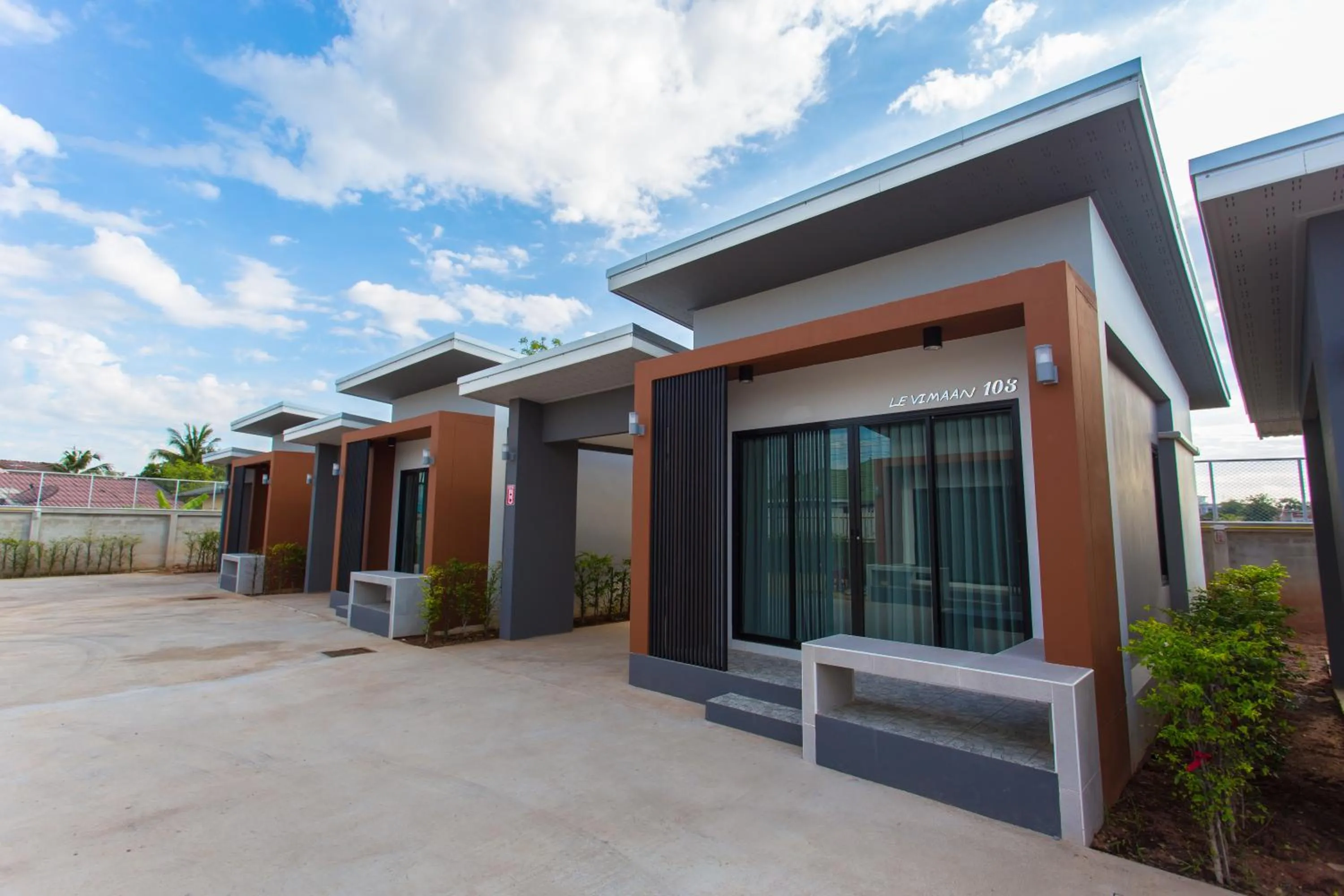 Property building in Baan Le Vimaan