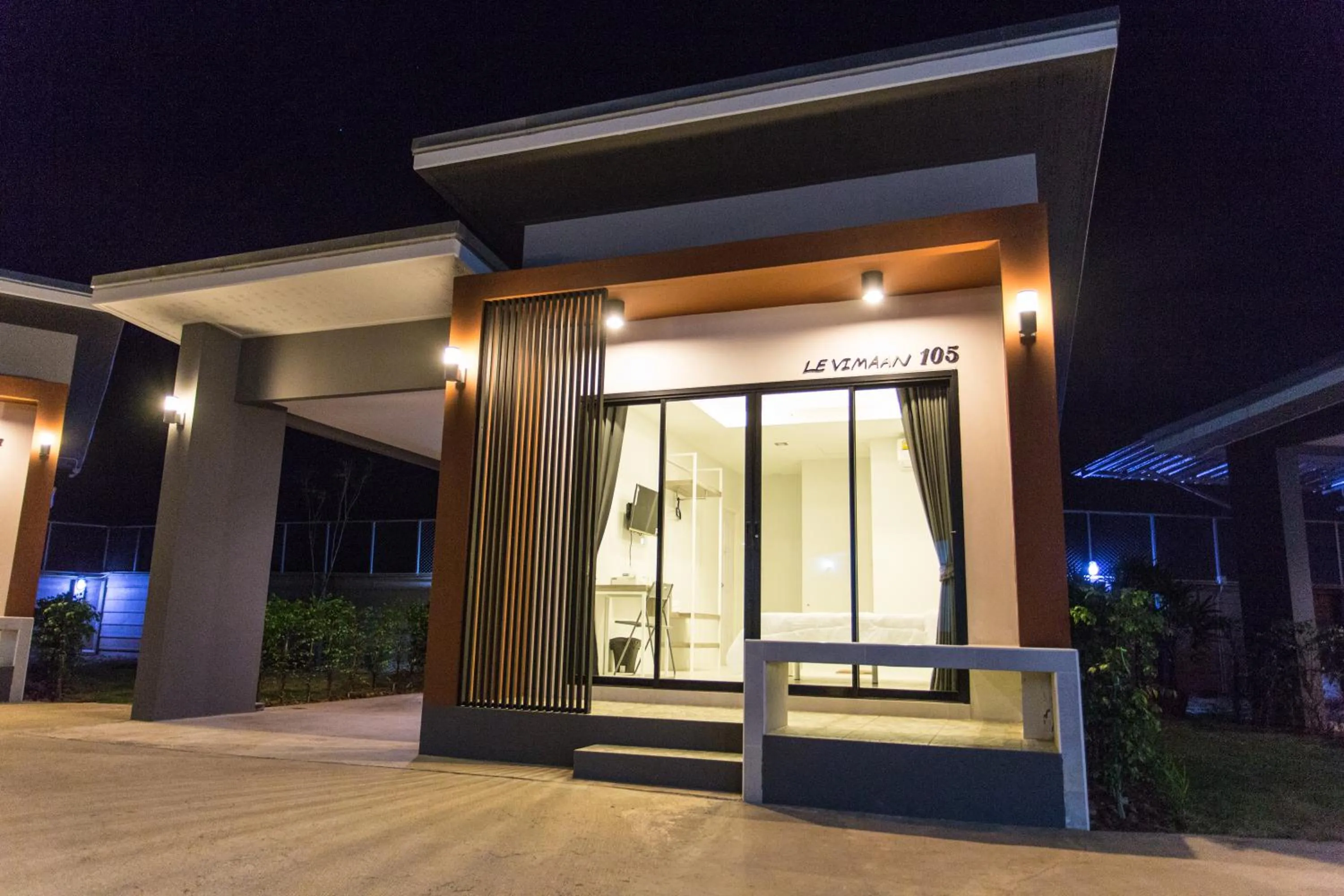 Property building in Baan Le Vimaan