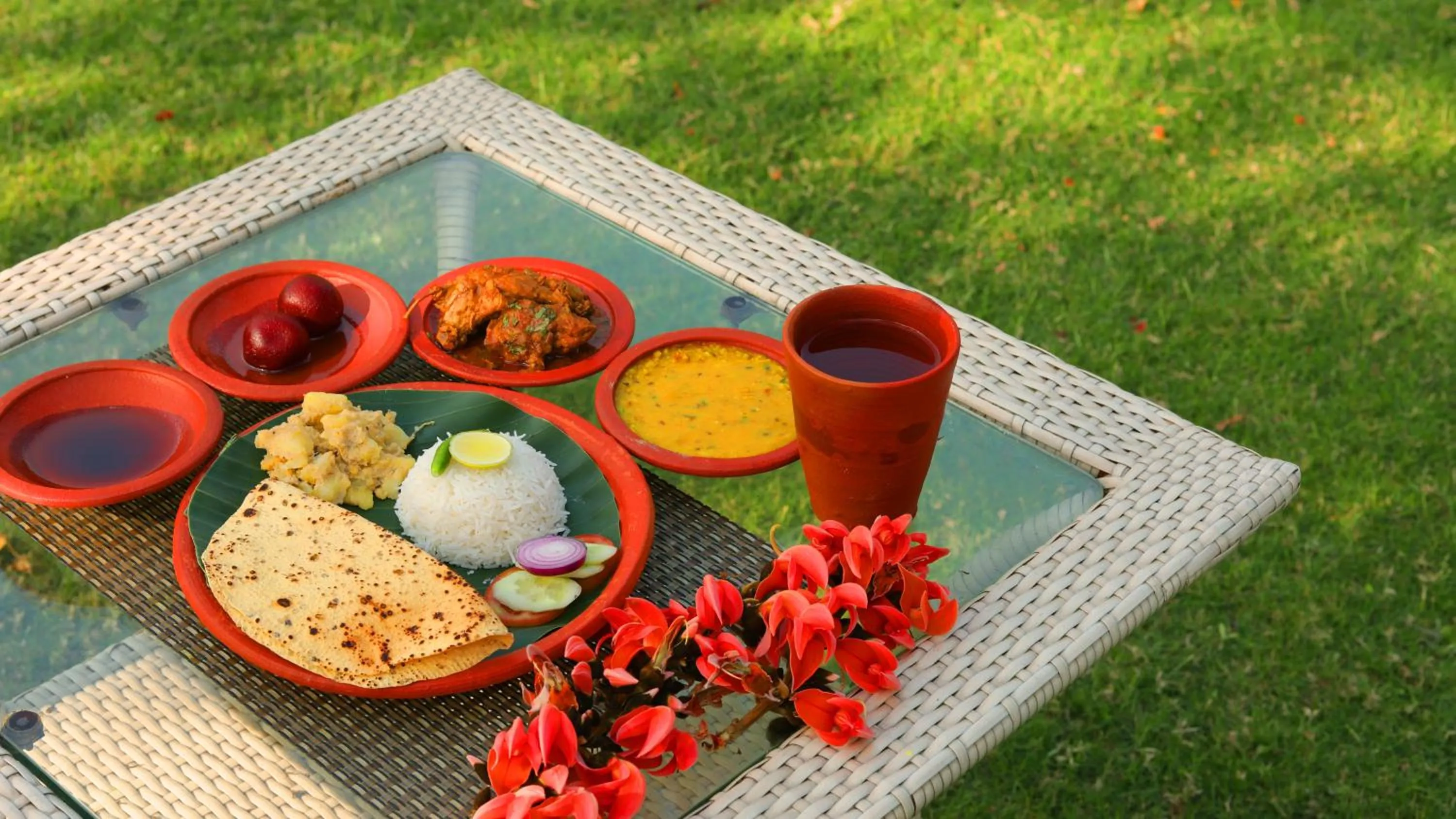 Food and drinks in Eco Adventure Resorts Khhairabera