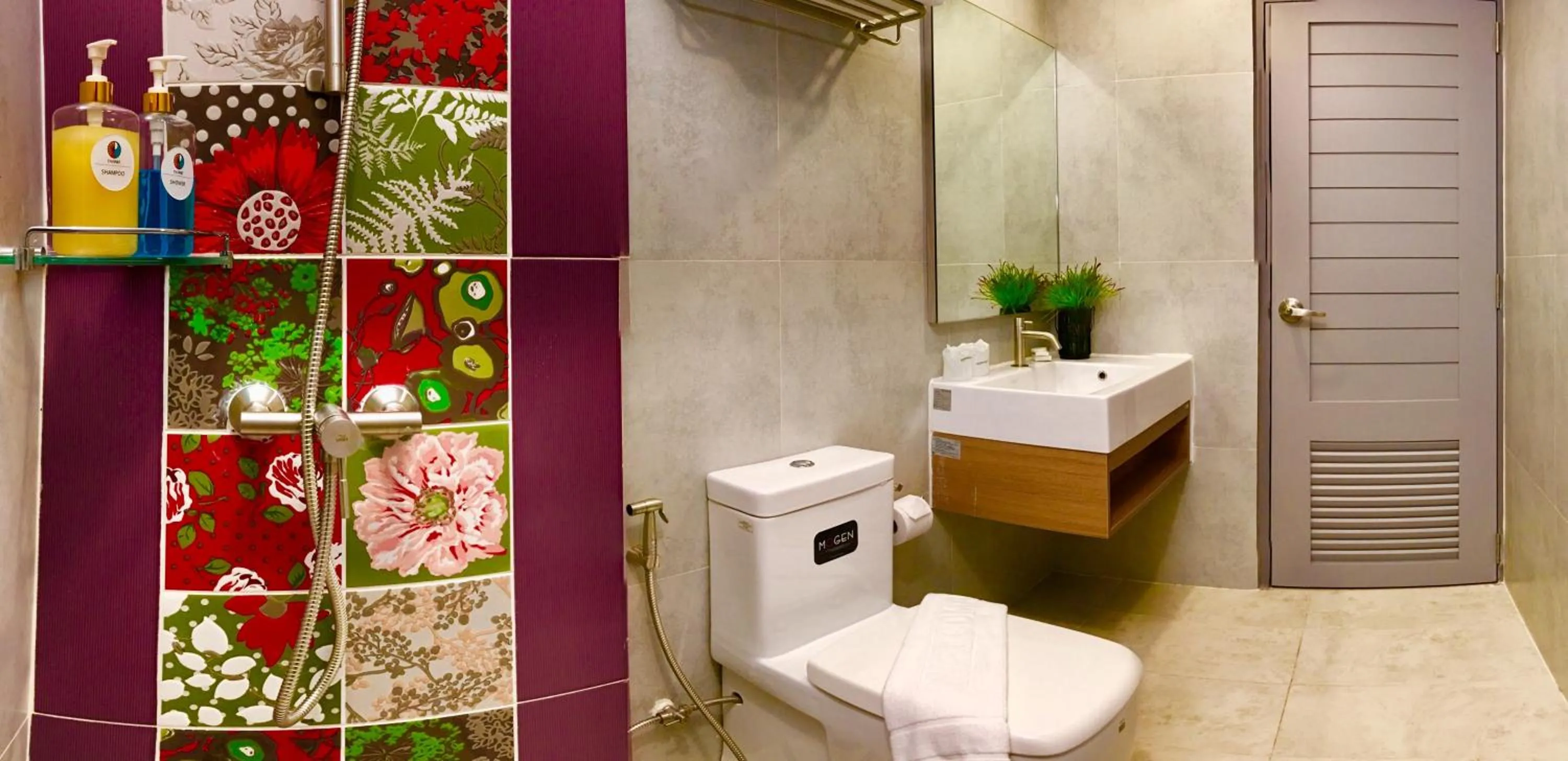 Photo of the whole room in The Pat Hotel