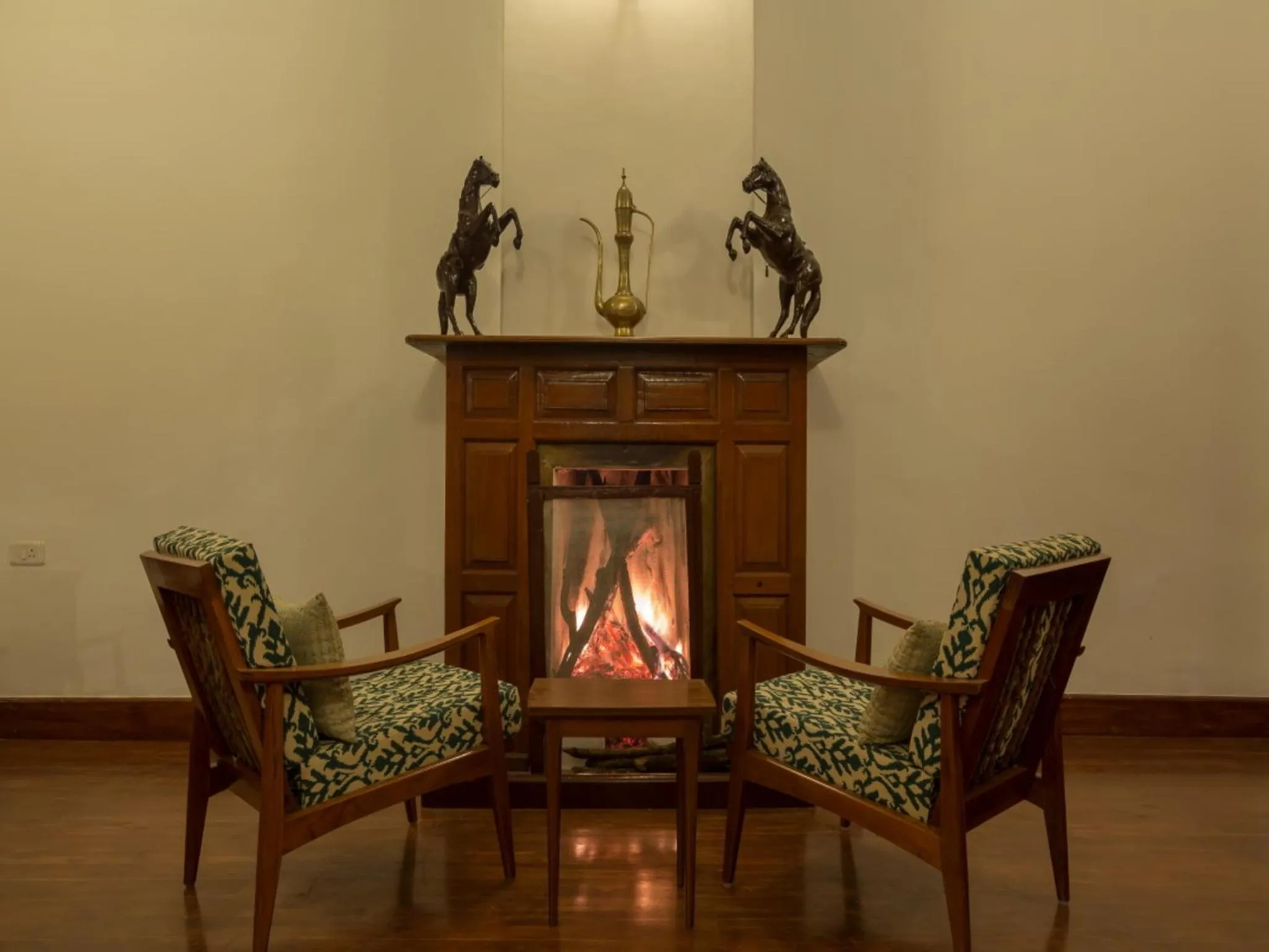 Living room in SaffronStays Milton Abbott Estate - 2BR colonial-era bungalow with garden, golf course views & bonfire nights near Ooty Golf Club