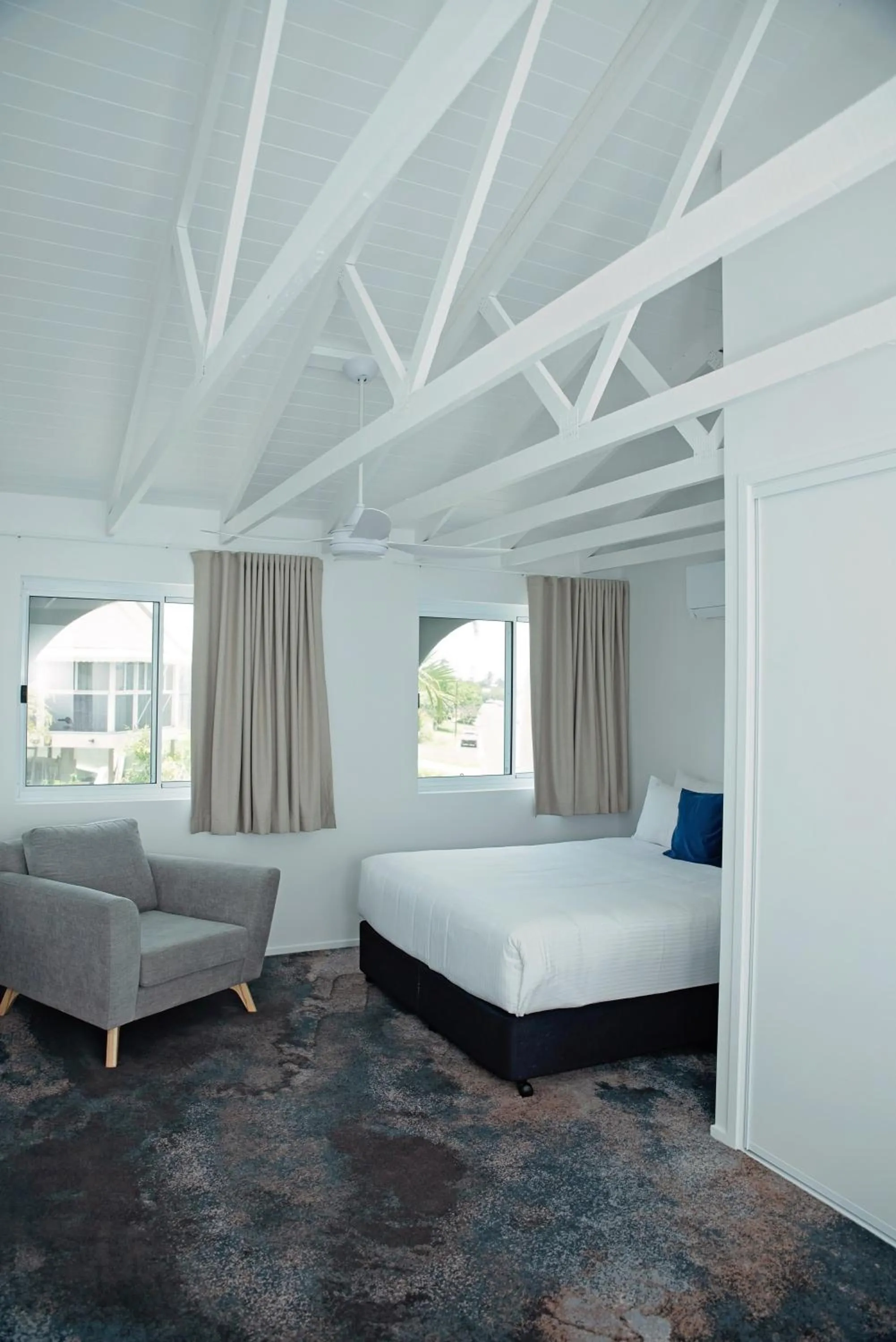 Bed in Don Pancho Beach Resort