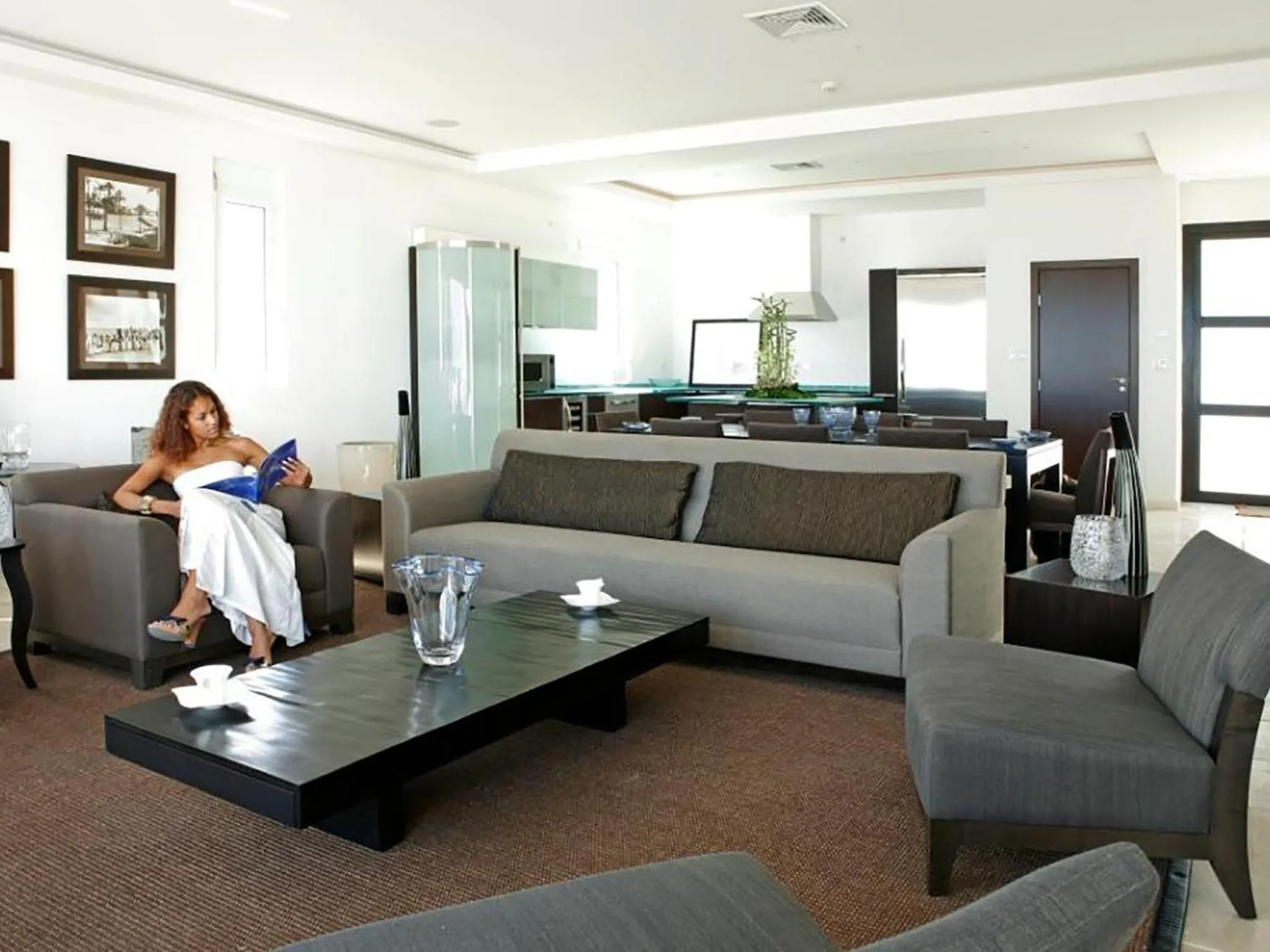 Kitchen or kitchenette in Coral Beach Club Villas & Marina