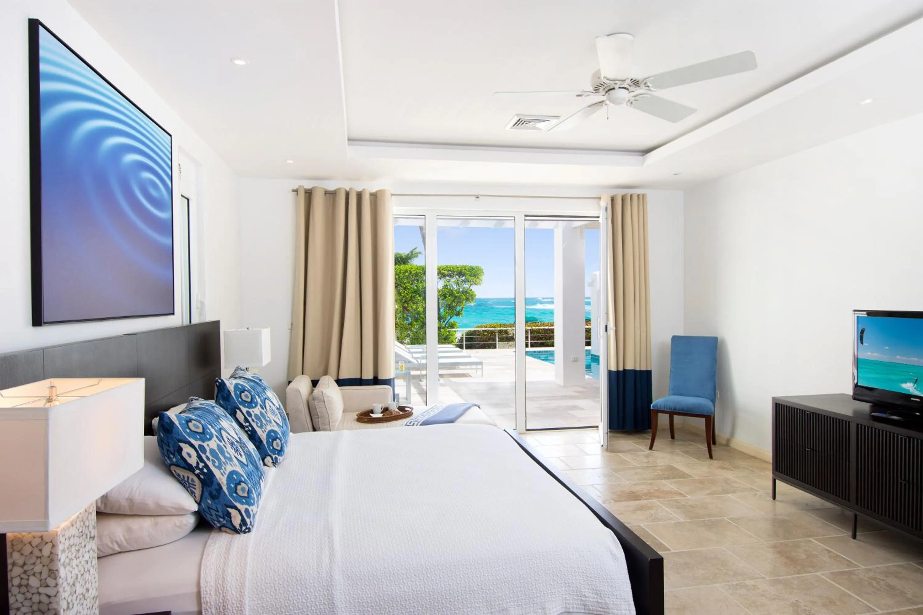 Bedroom, Bed in Coral Beach Club Villas & Marina