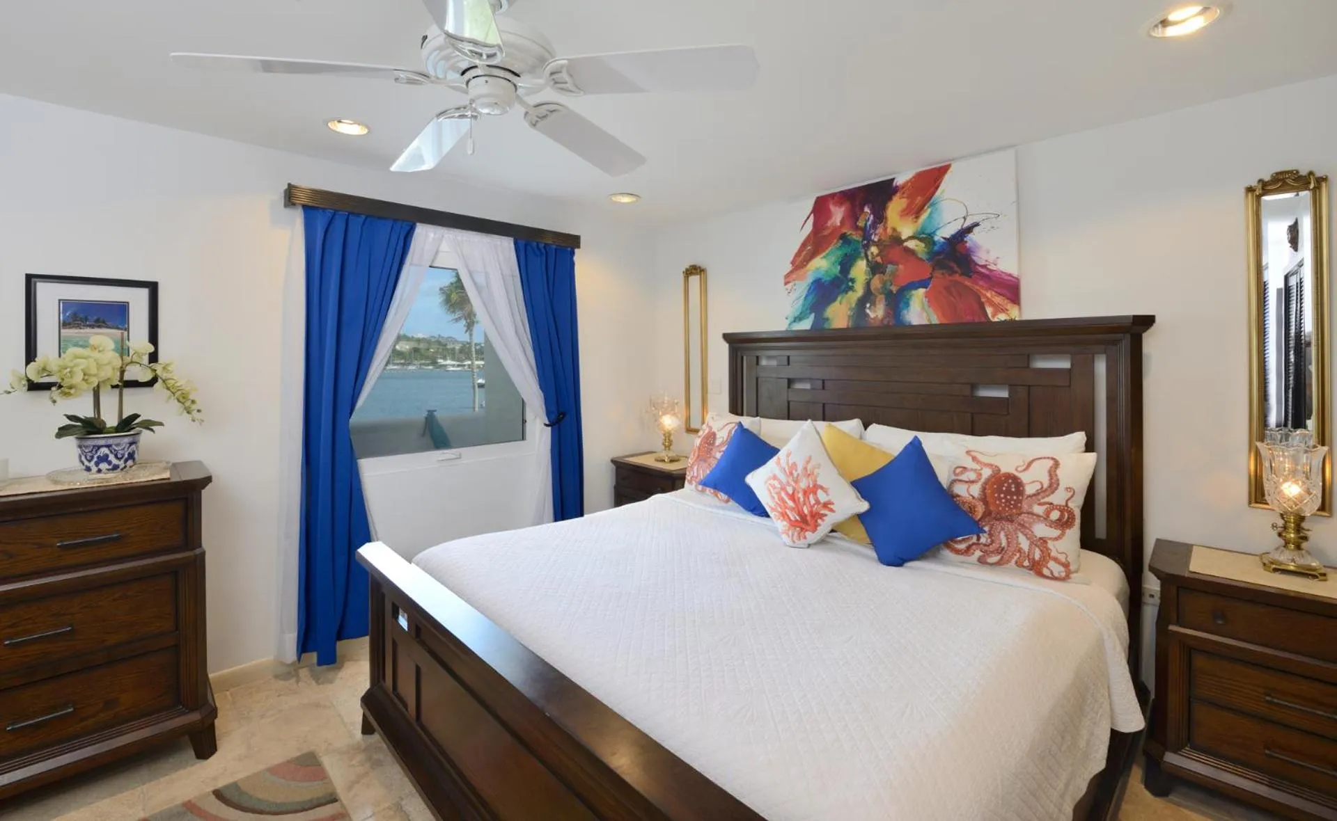 Bedroom, Bed in Coral Beach Club Villas & Marina