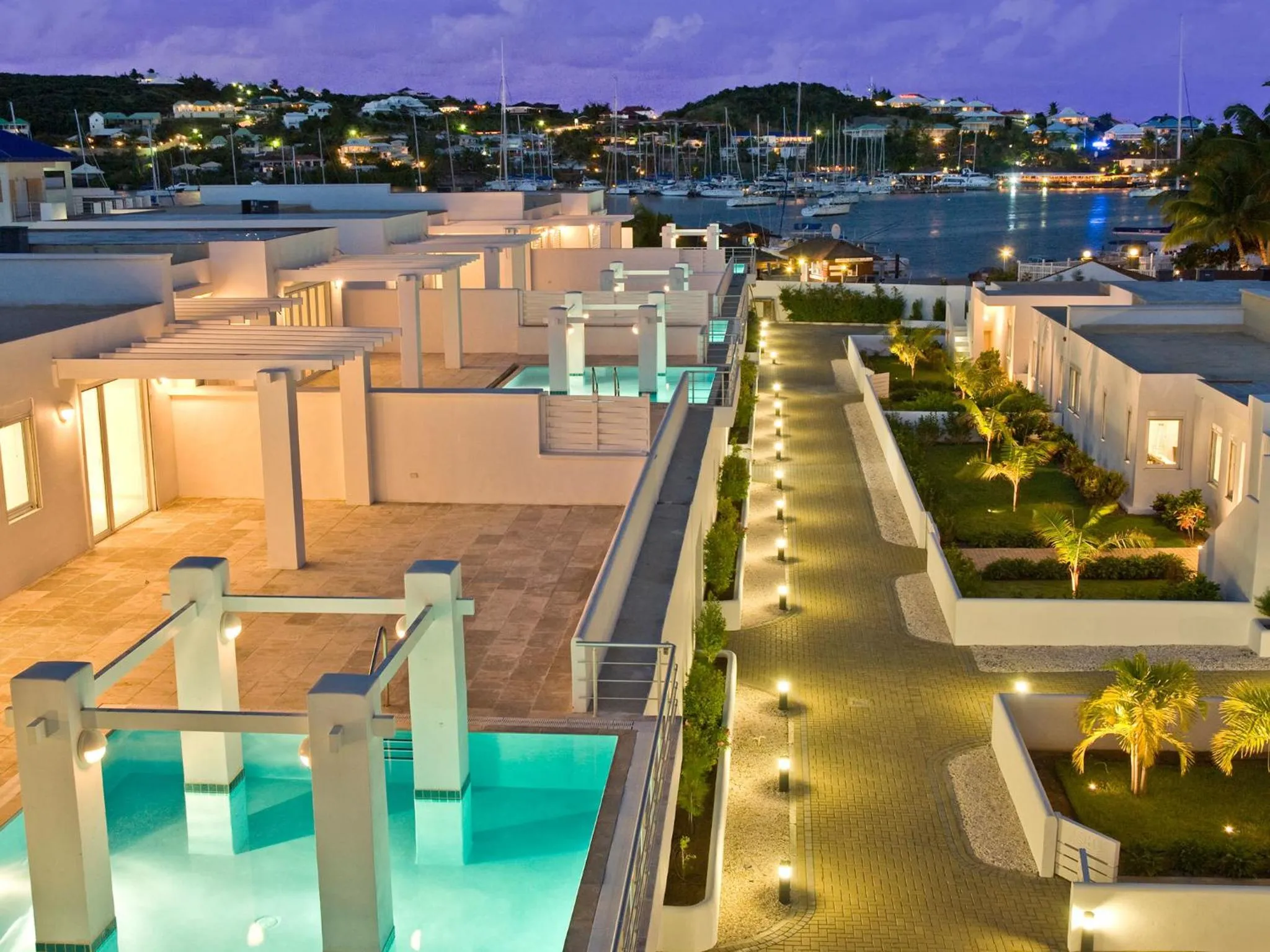 Property building in Coral Beach Club Villas & Marina