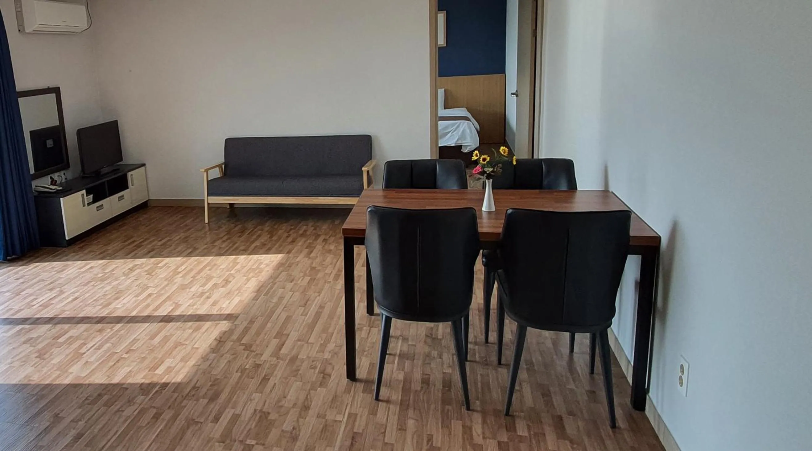 Dining Area in Blue Hawaii Resort