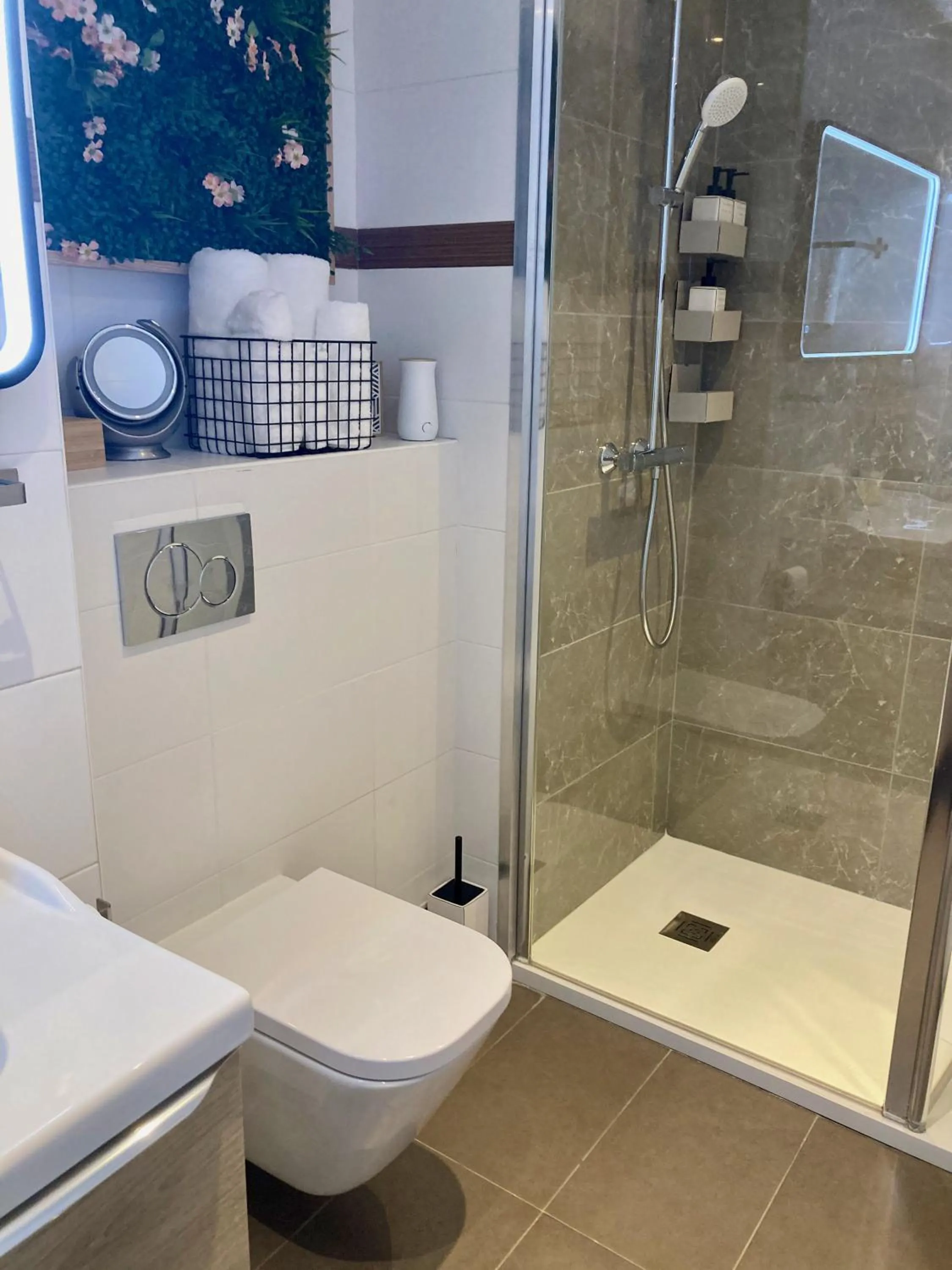 Bathroom in Cannes City B&B