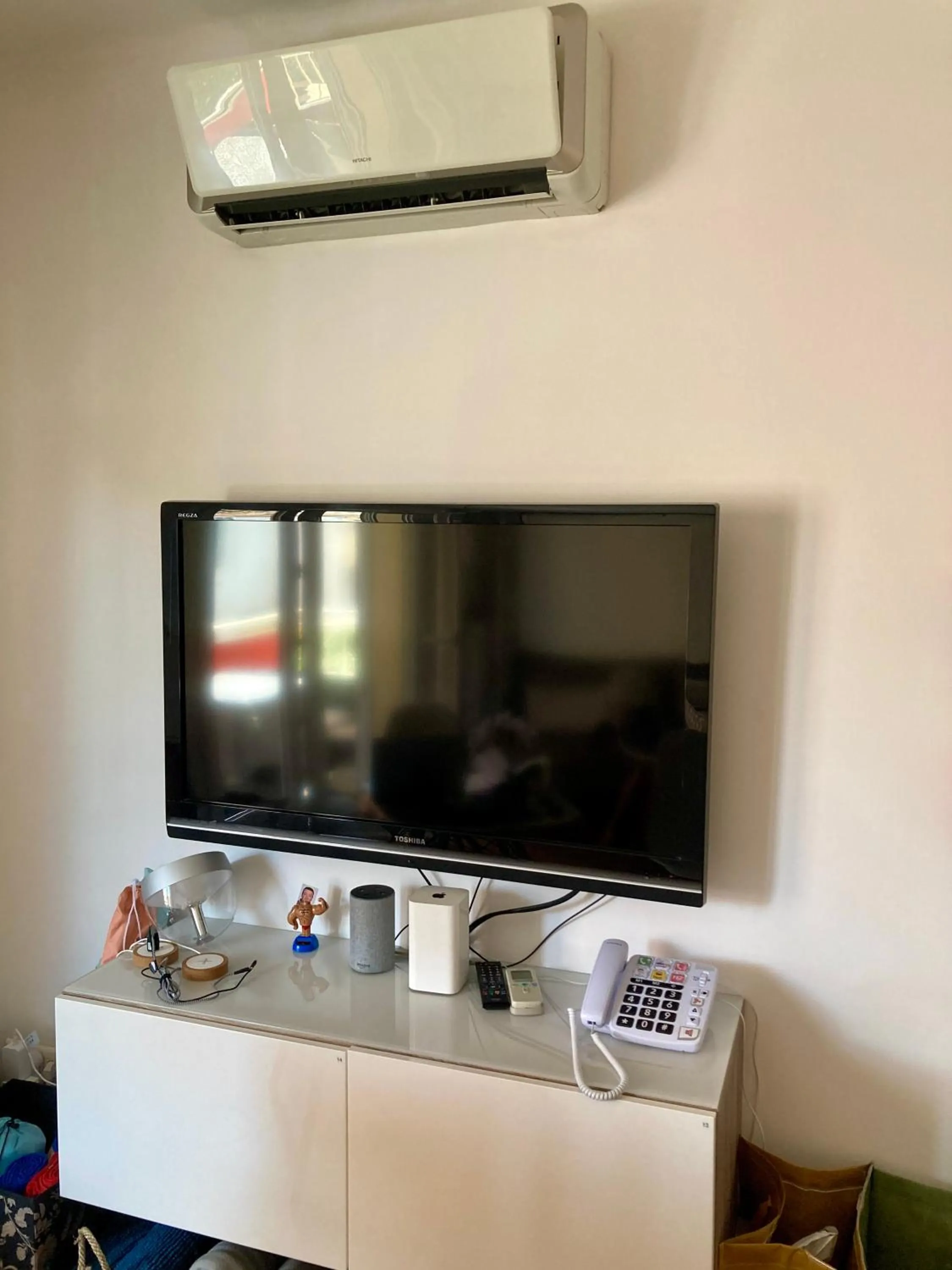 TV and multimedia in Cannes City B&B