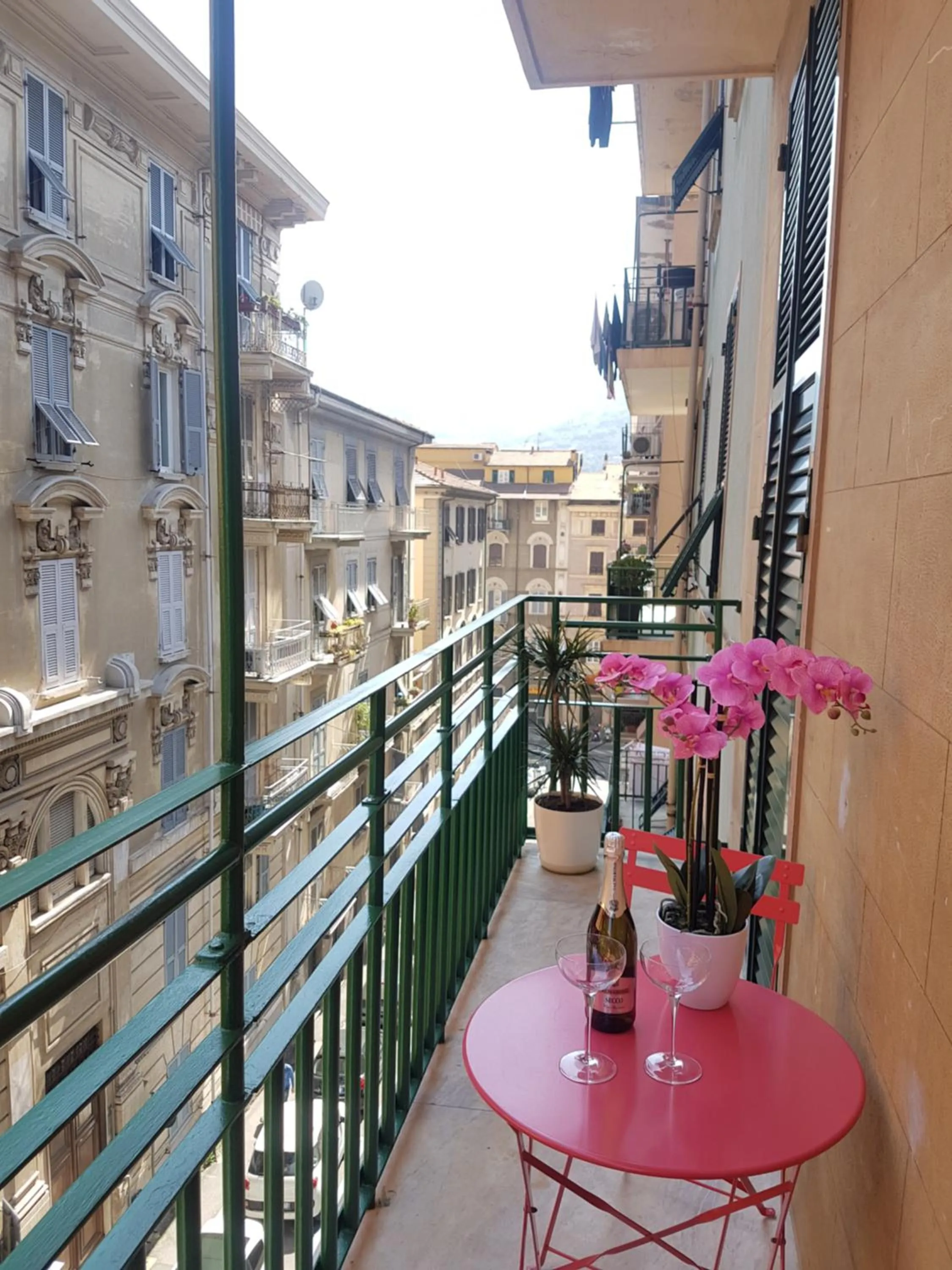City view in Cinqueterre Behind