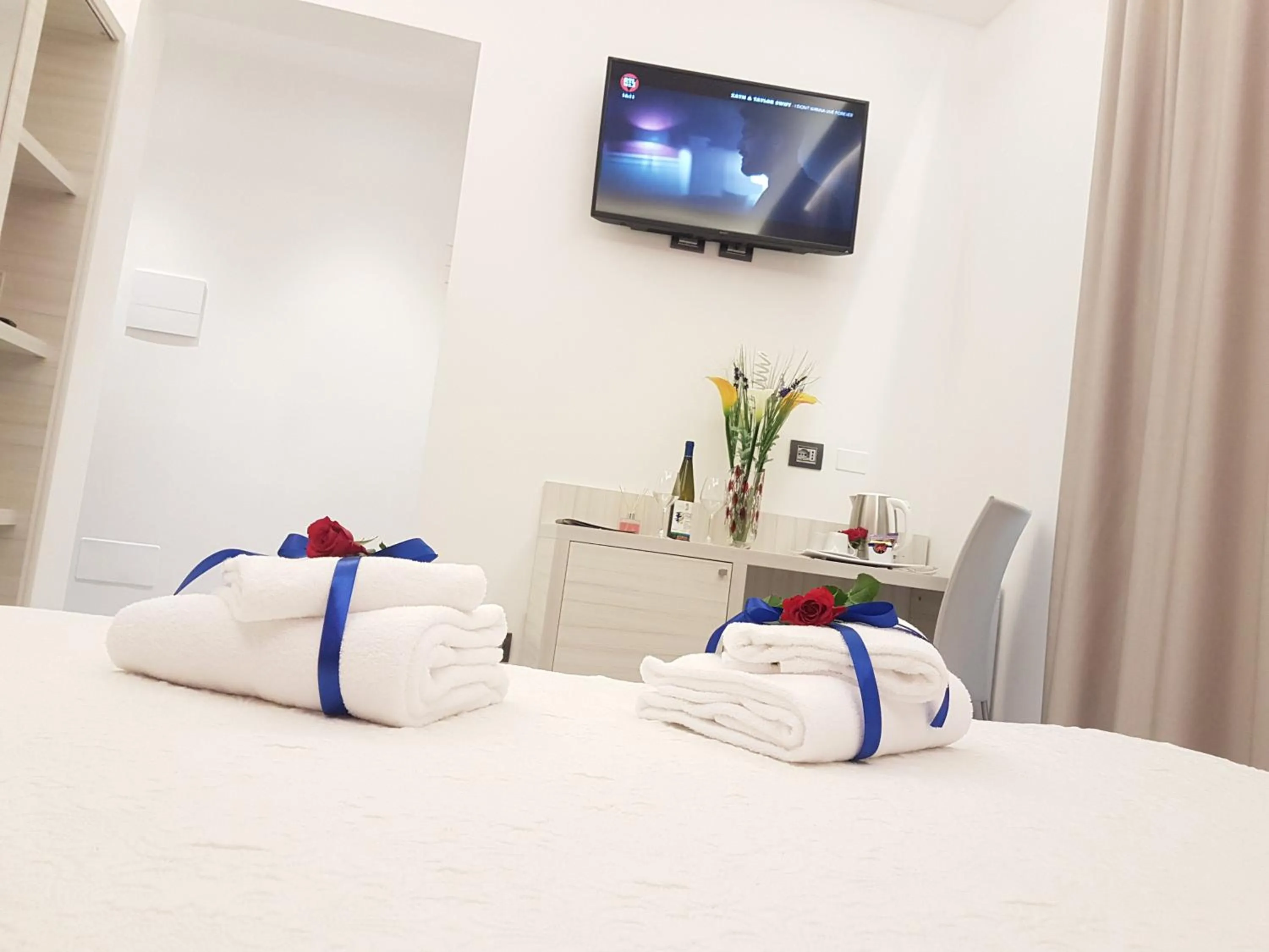 Bed in Cinqueterre Behind