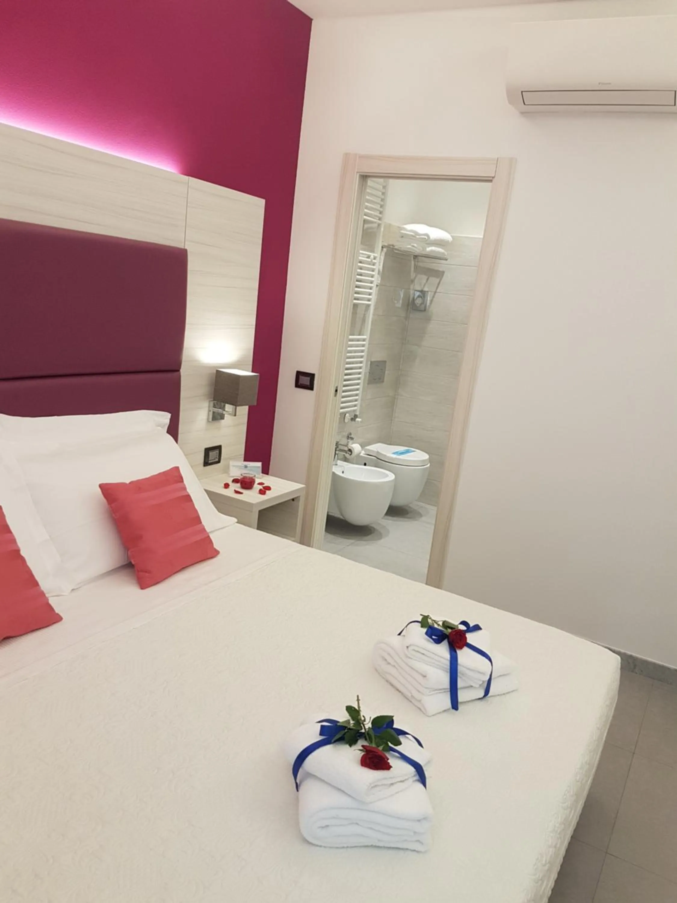 Bedroom, Bed in Cinqueterre Behind