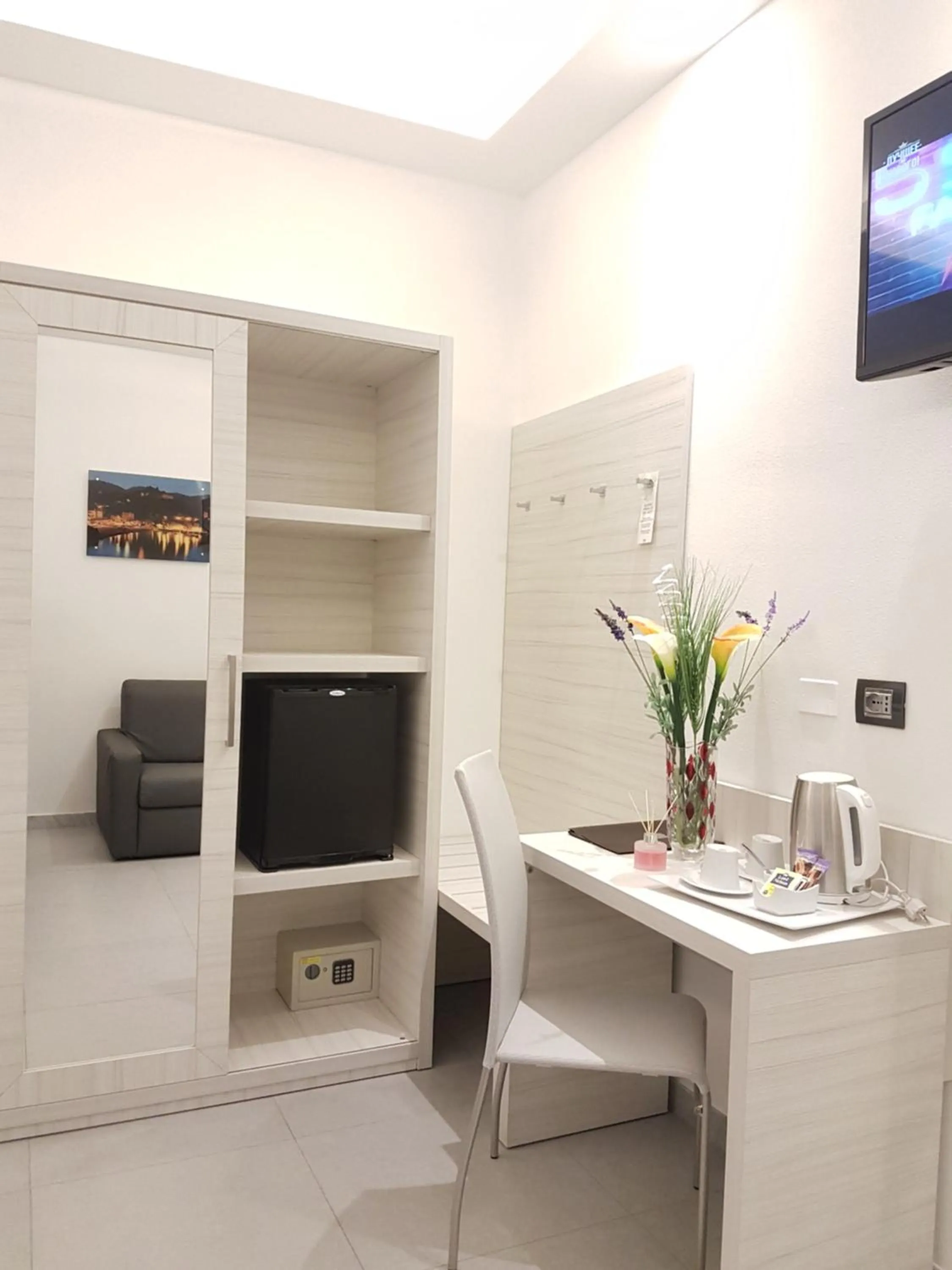 Coffee/tea facilities in Cinqueterre Behind