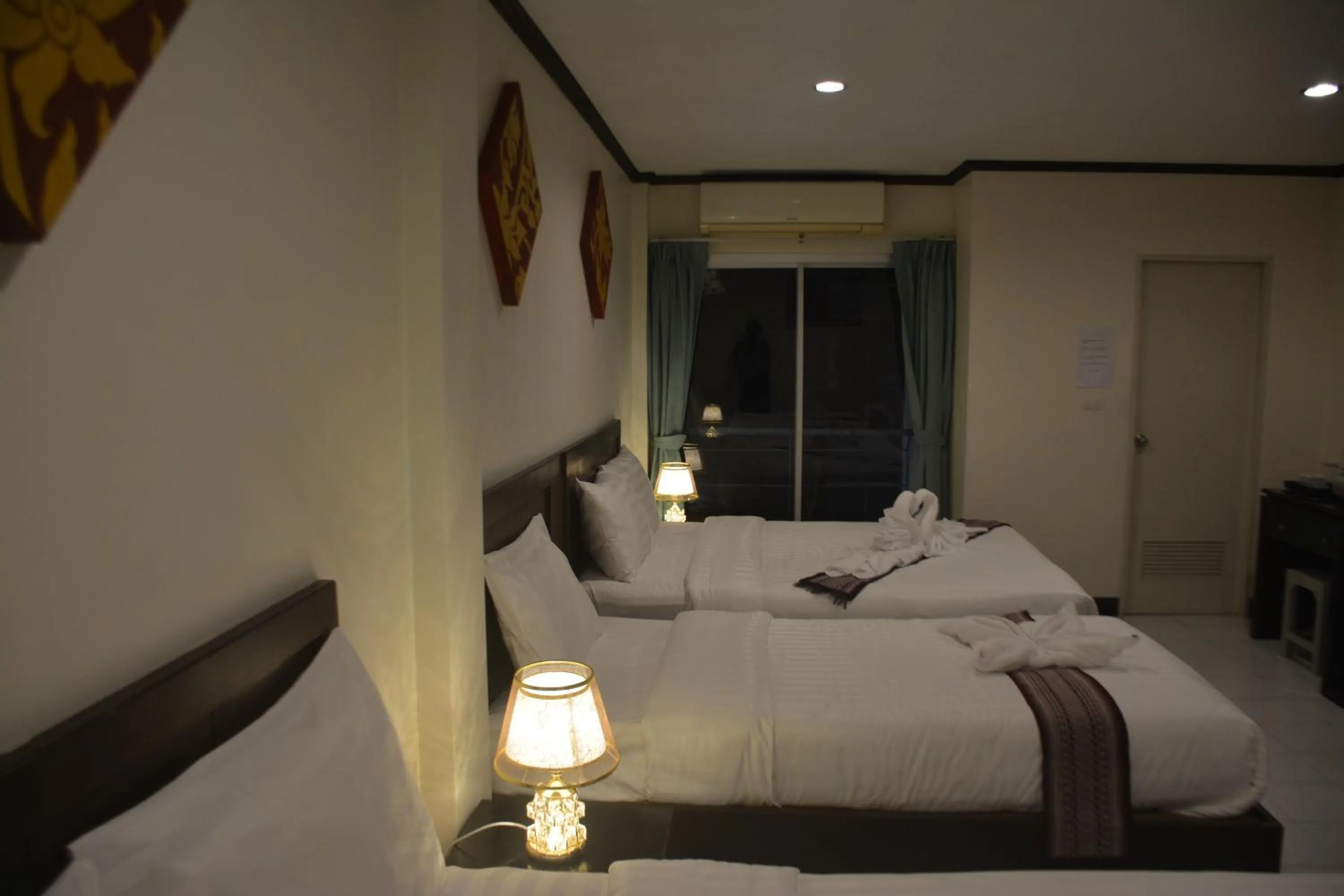 Balcony/Terrace, Bed in Patong Moon Inn Residence