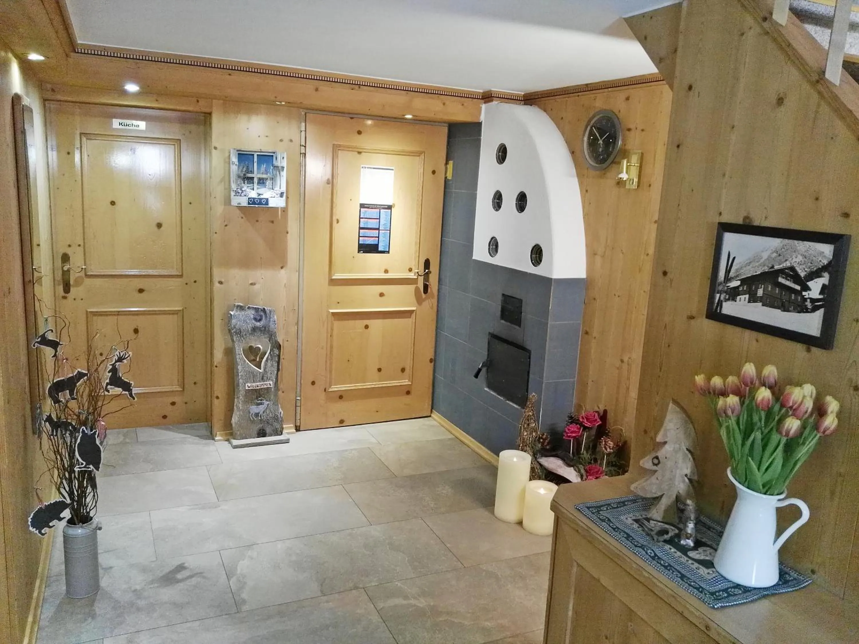 Facade/entrance in Landhaus Hubert Fiegl