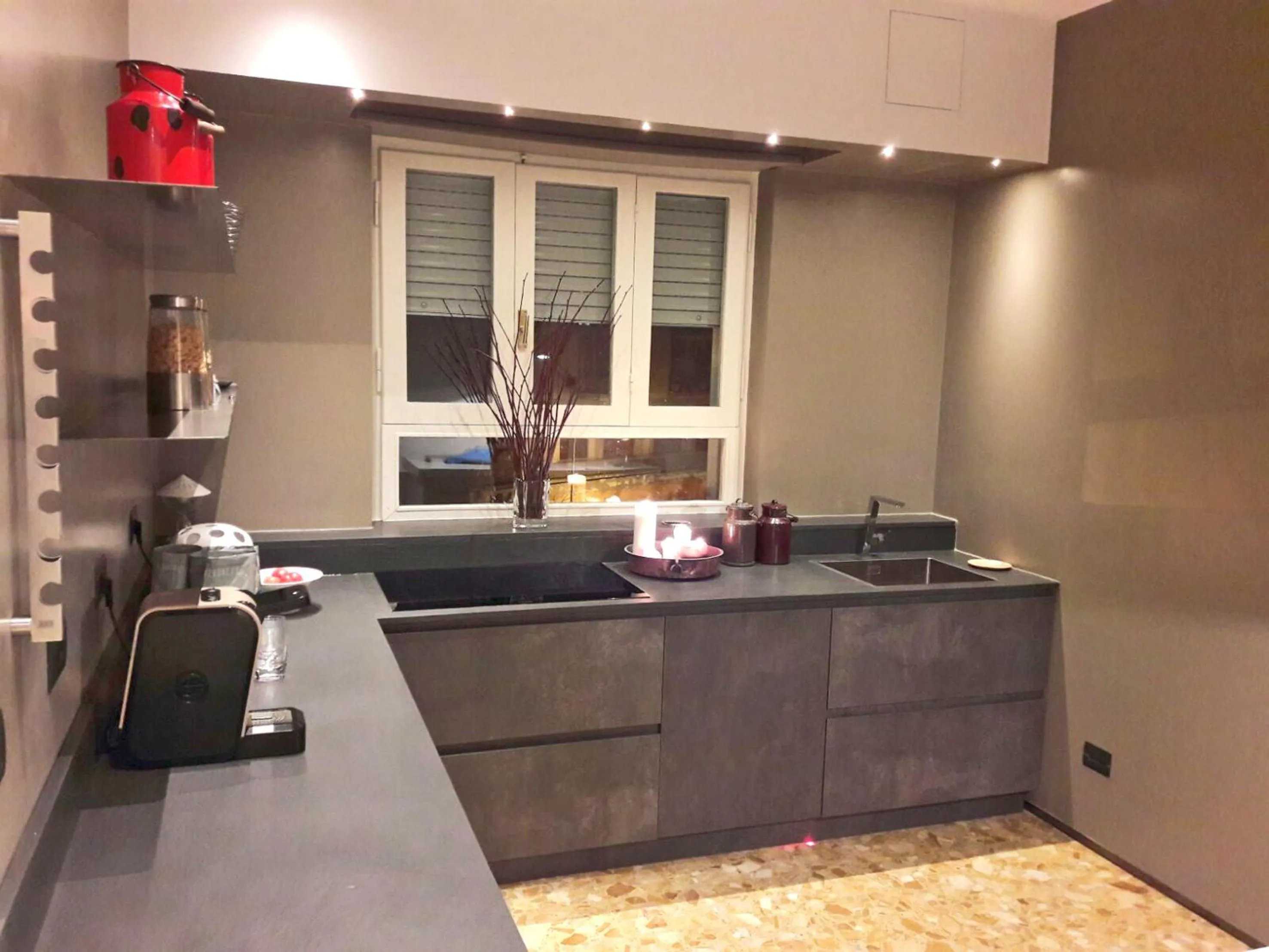 Communal kitchen in Limen Matera Guesthouse