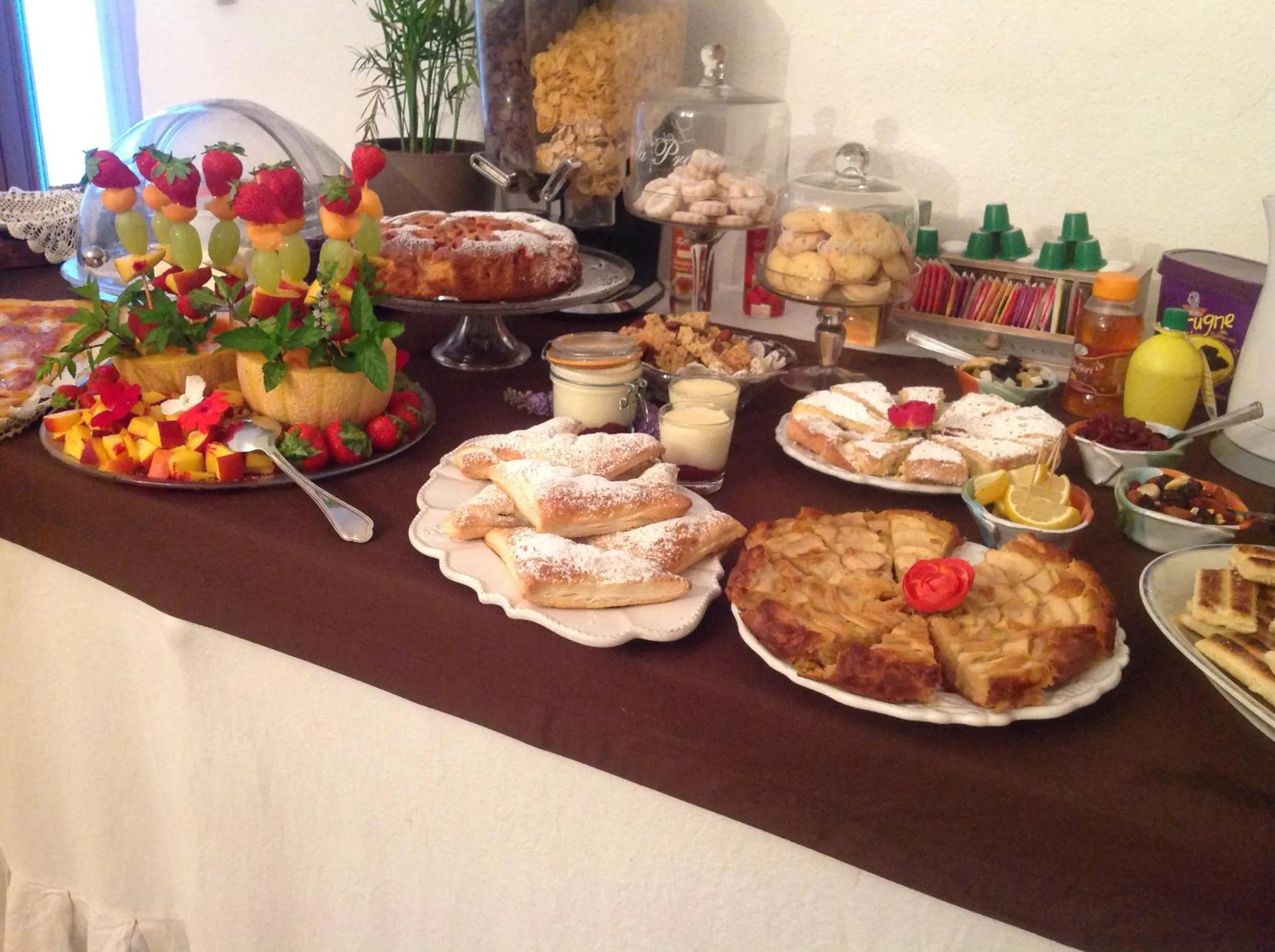 Buffet breakfast in Agriturismo B&B Le Casette sul Garda
