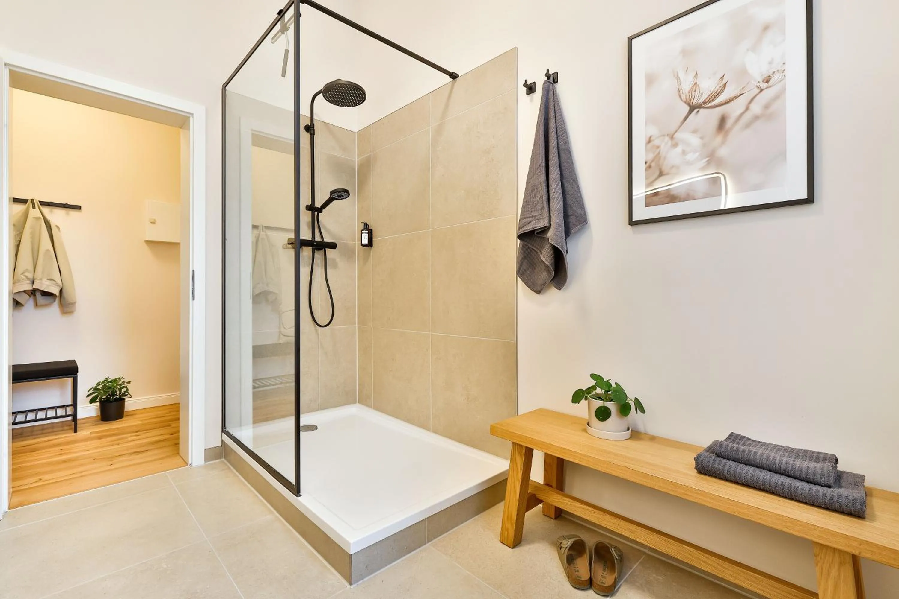 Shower in Apartments am Bahnhof