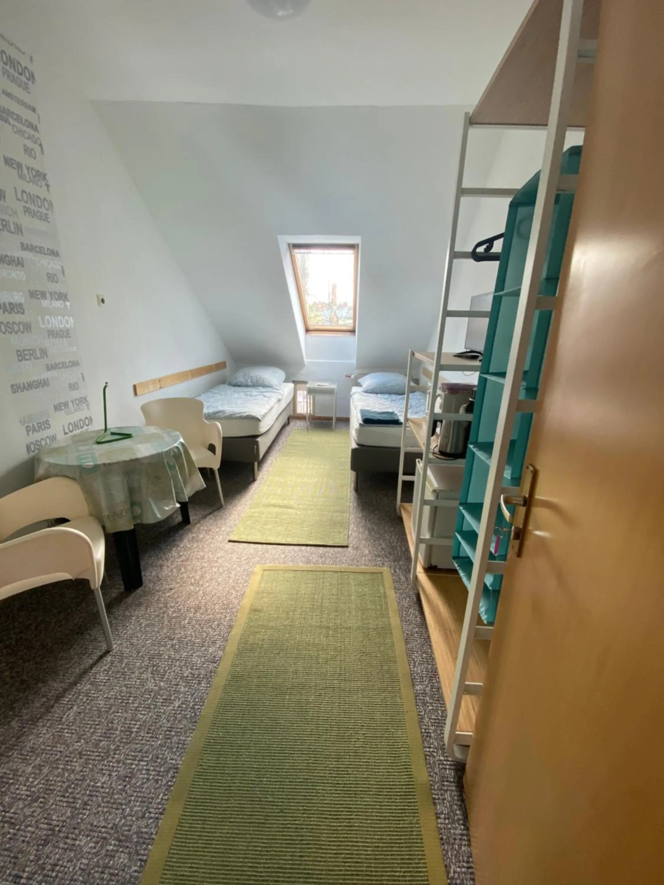 Photo of the whole room, Bed in Bigus