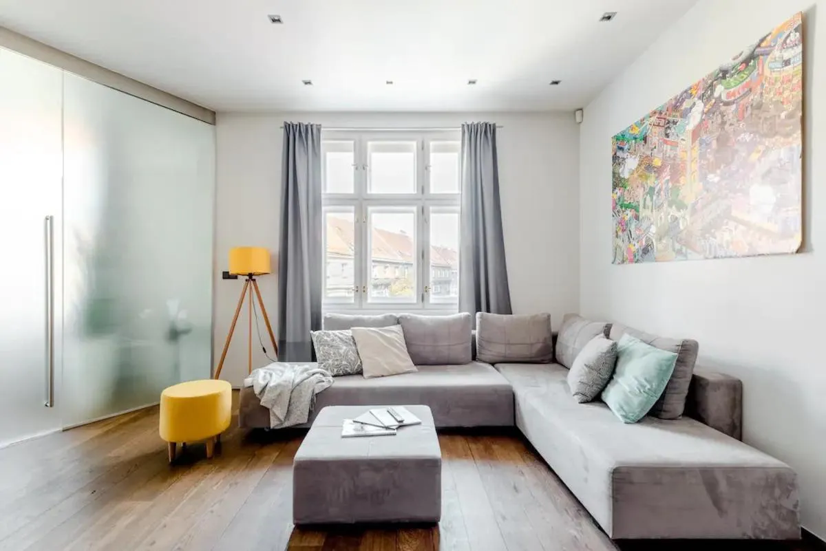 Prague Days - One-bedroom Apartment with Workspace and iMac in Vinohrady