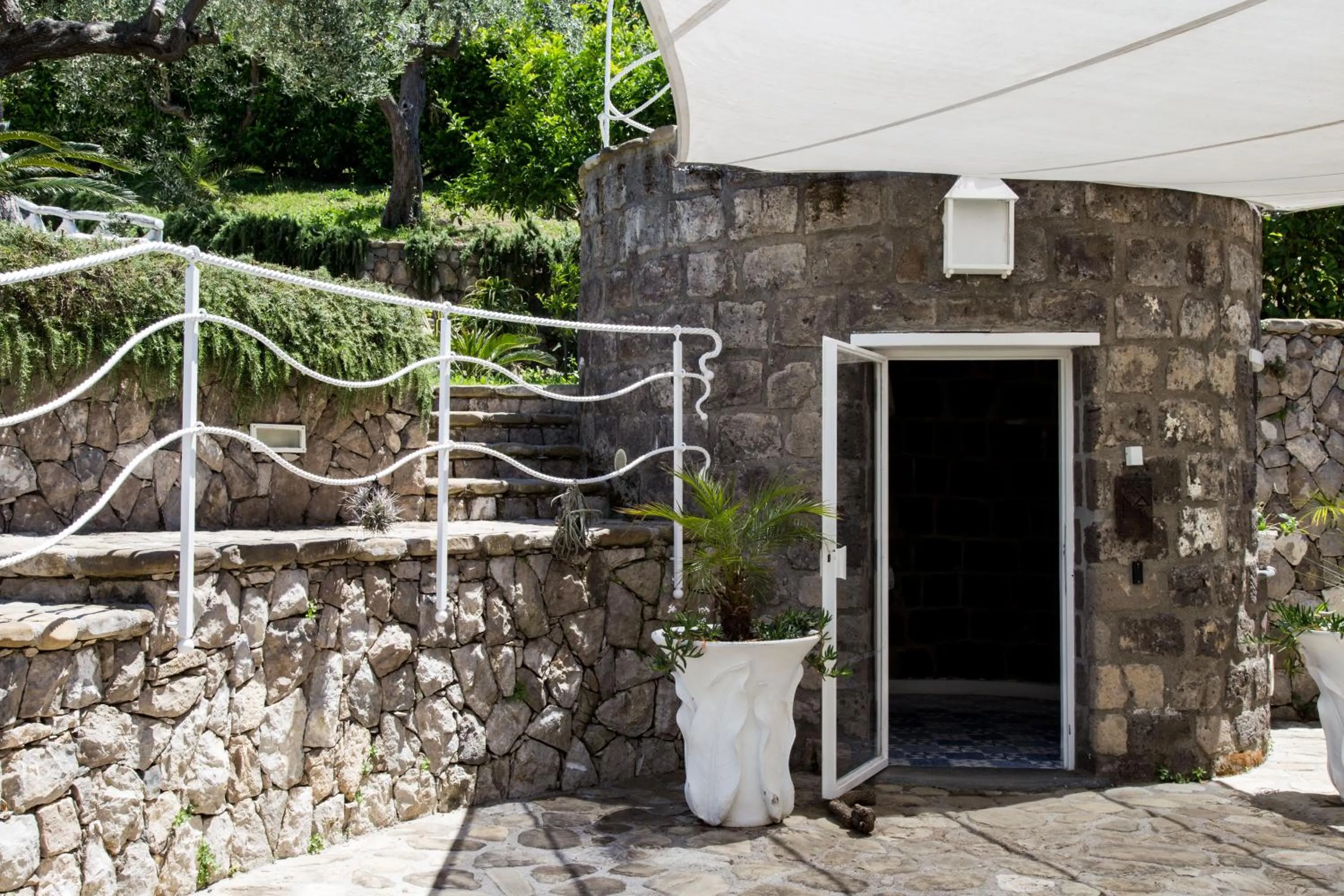 Facade/entrance in MelRose Relais