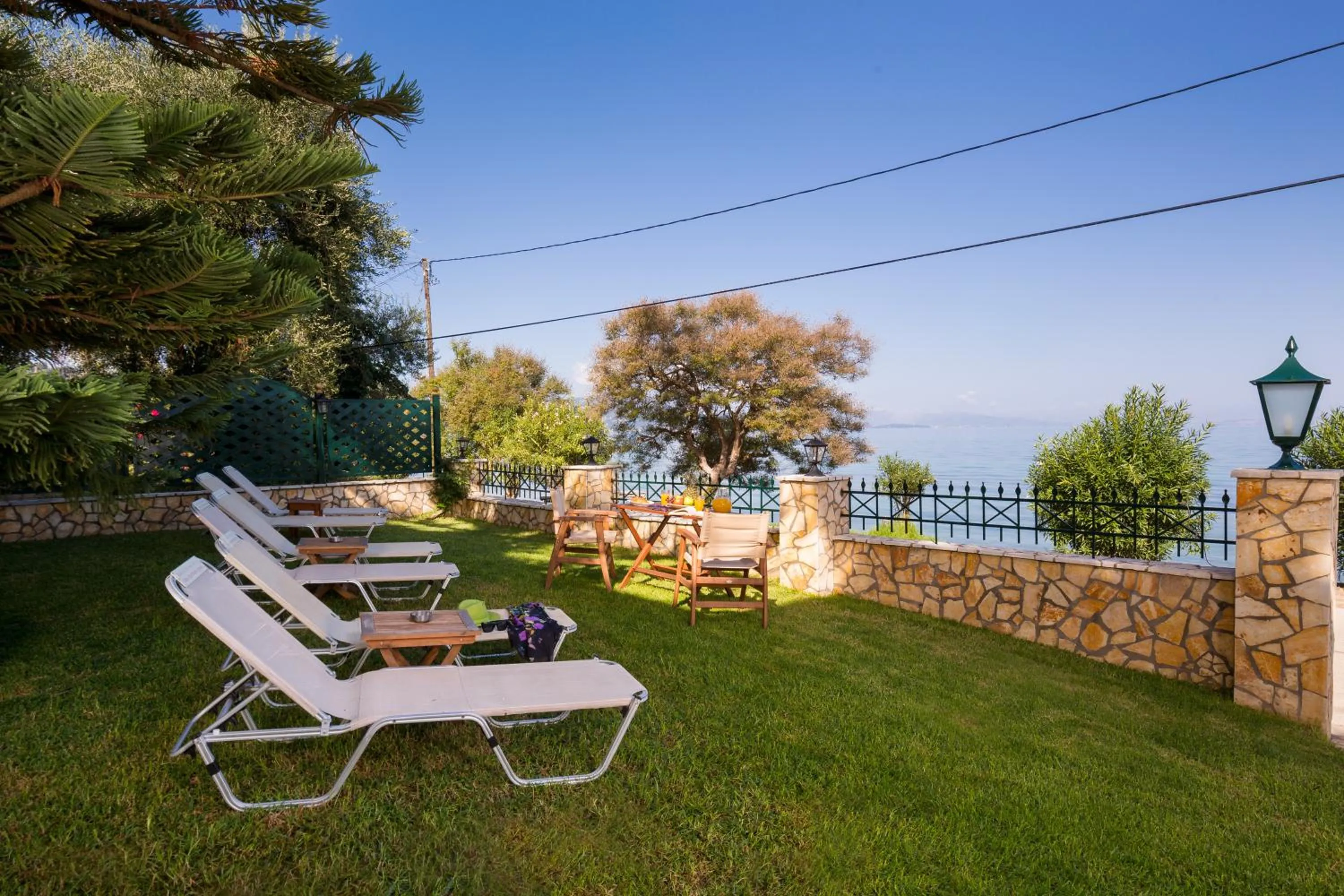 Garden in Anna Apartments Boukari