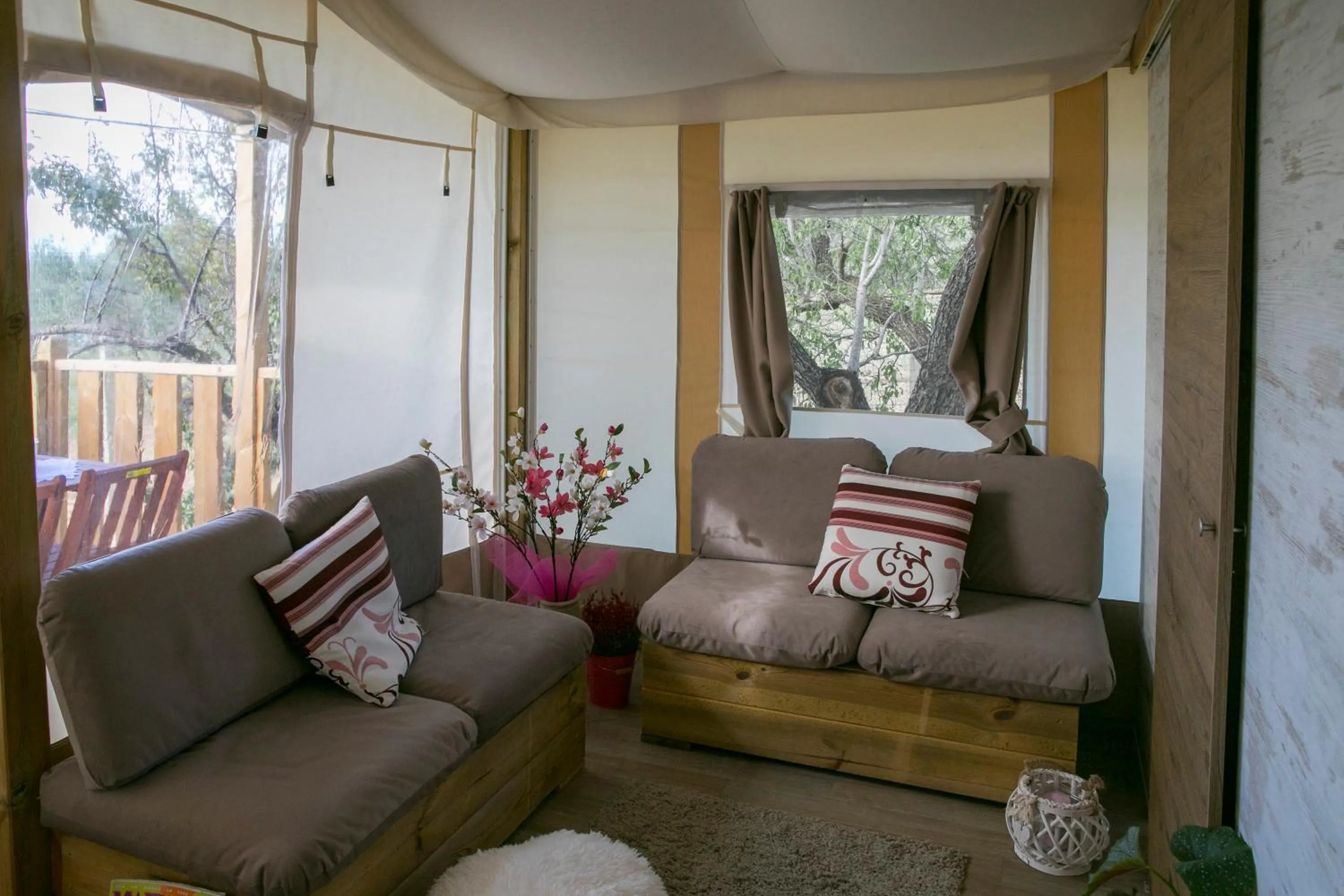 Living room in Ciriga Sicily Glamping