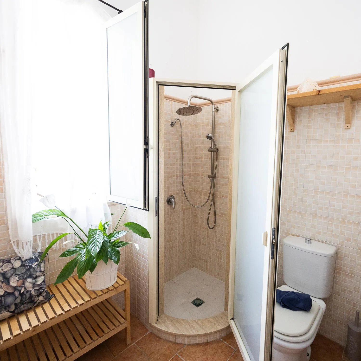 Shower in Ciriga Sicily Glamping