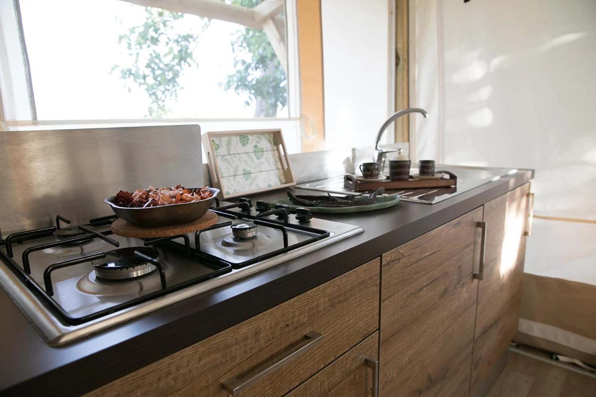 Kitchen or kitchenette in Ciriga Sicily Glamping
