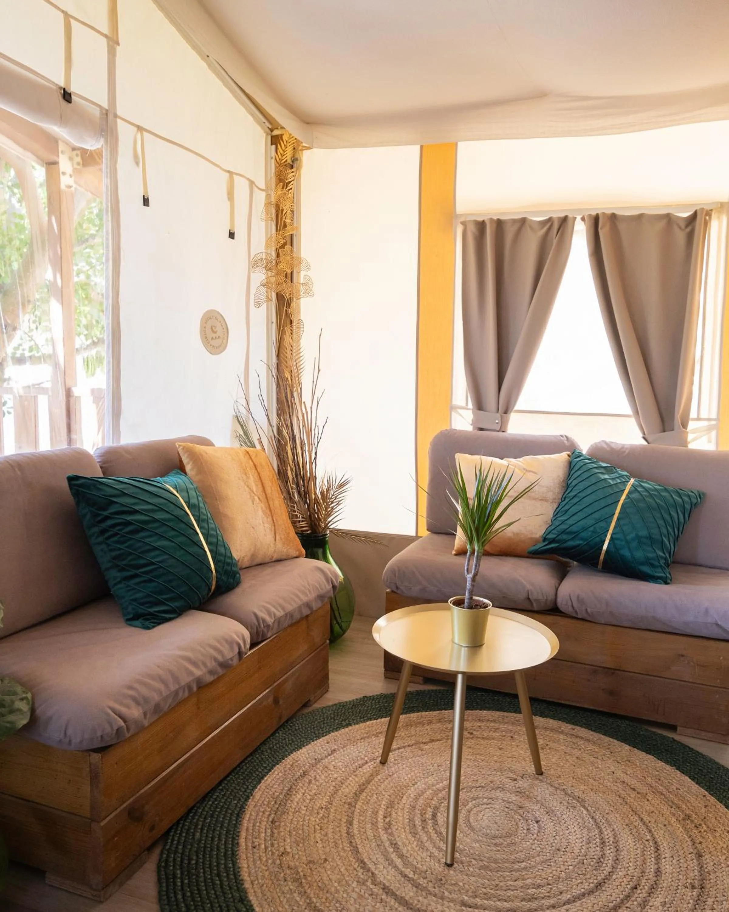 Living room in Ciriga Sicily Glamping