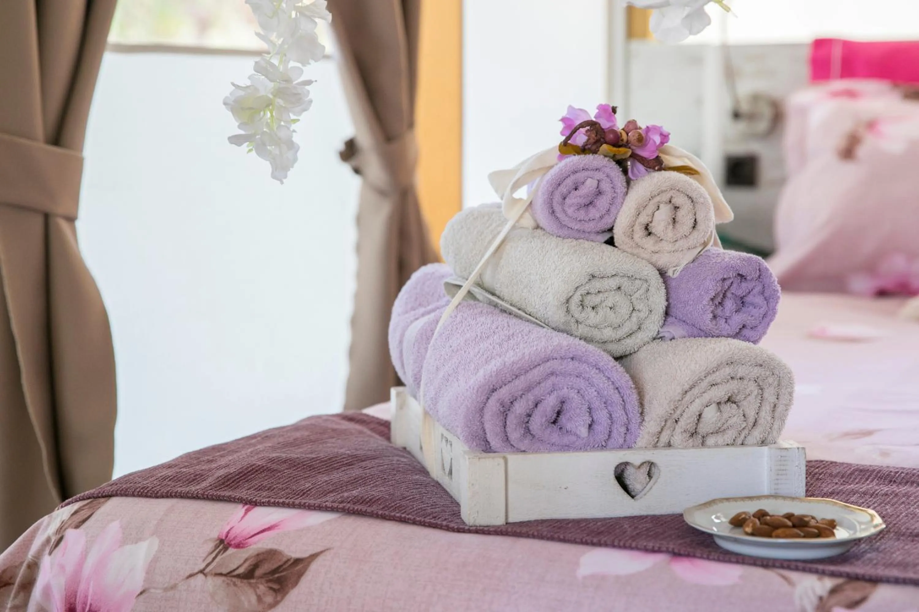 towels, Bed in Ciriga Sicily Glamping