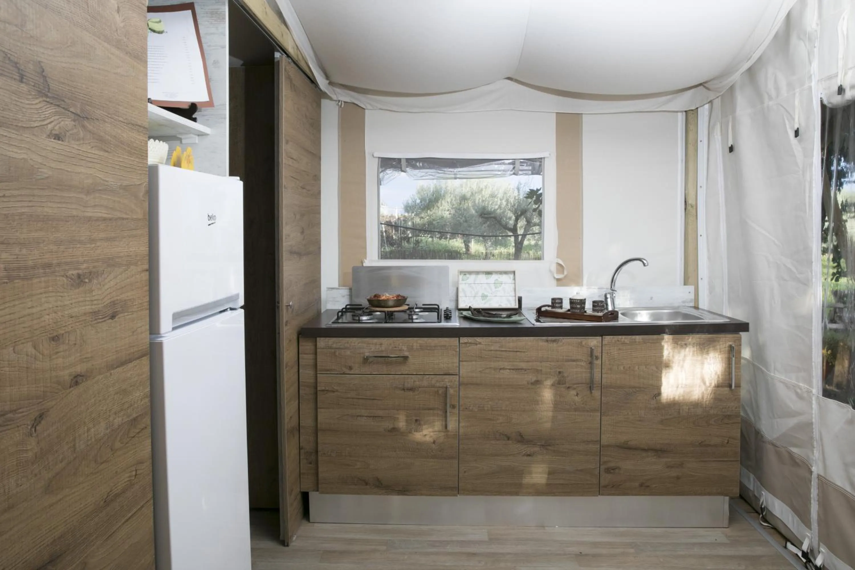 Kitchen or kitchenette in Ciriga Sicily Glamping