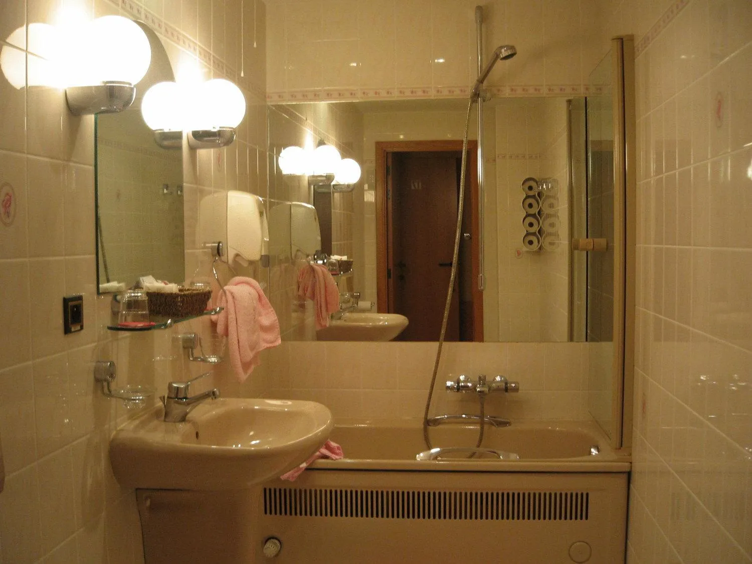 Bathroom in Hotel Val De La Cascade