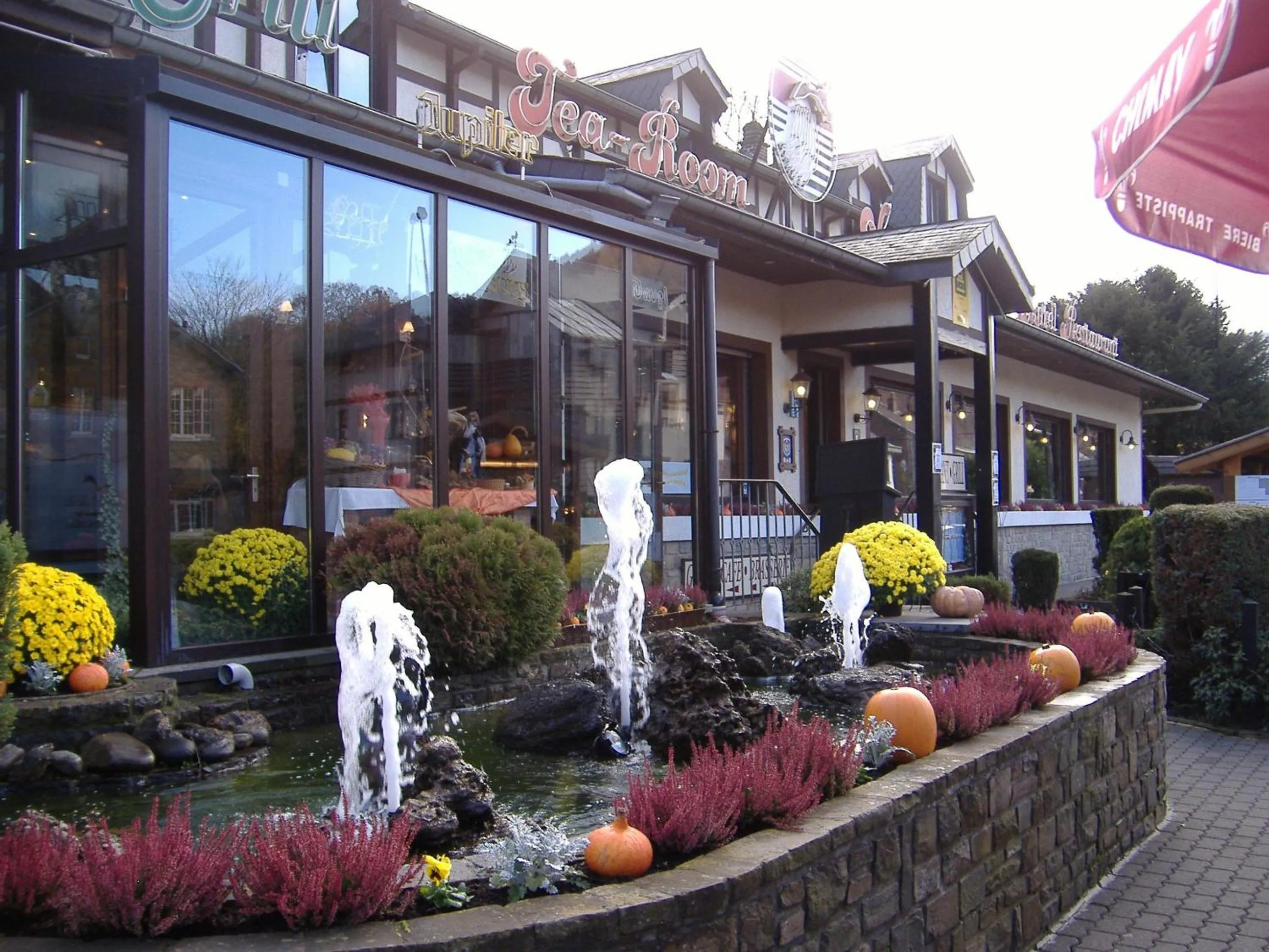 Facade/entrance in Hotel Val De La Cascade