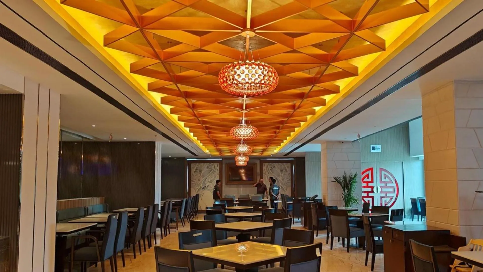 Restaurant/places to eat in Radisson Blu Pune Hinjawadi