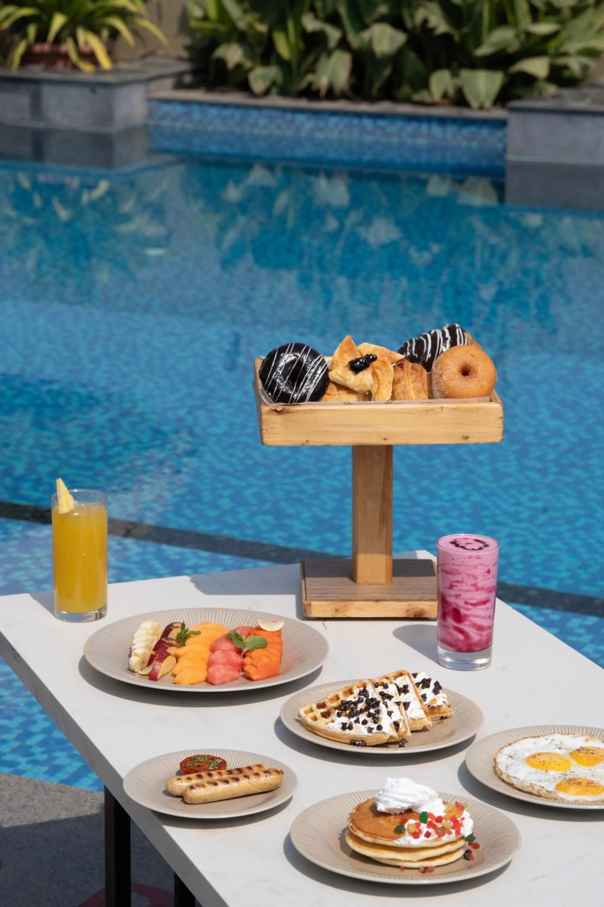 Swimming pool in Radisson Blu Pune Hinjawadi