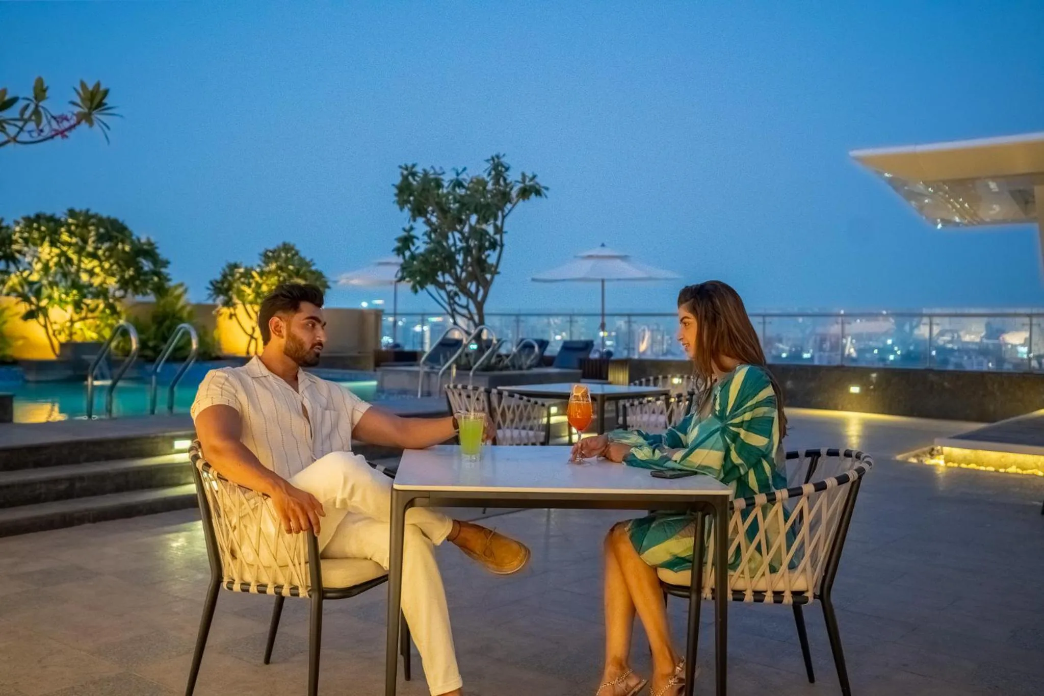 Lounge or bar in Radisson Blu Pune Hinjawadi