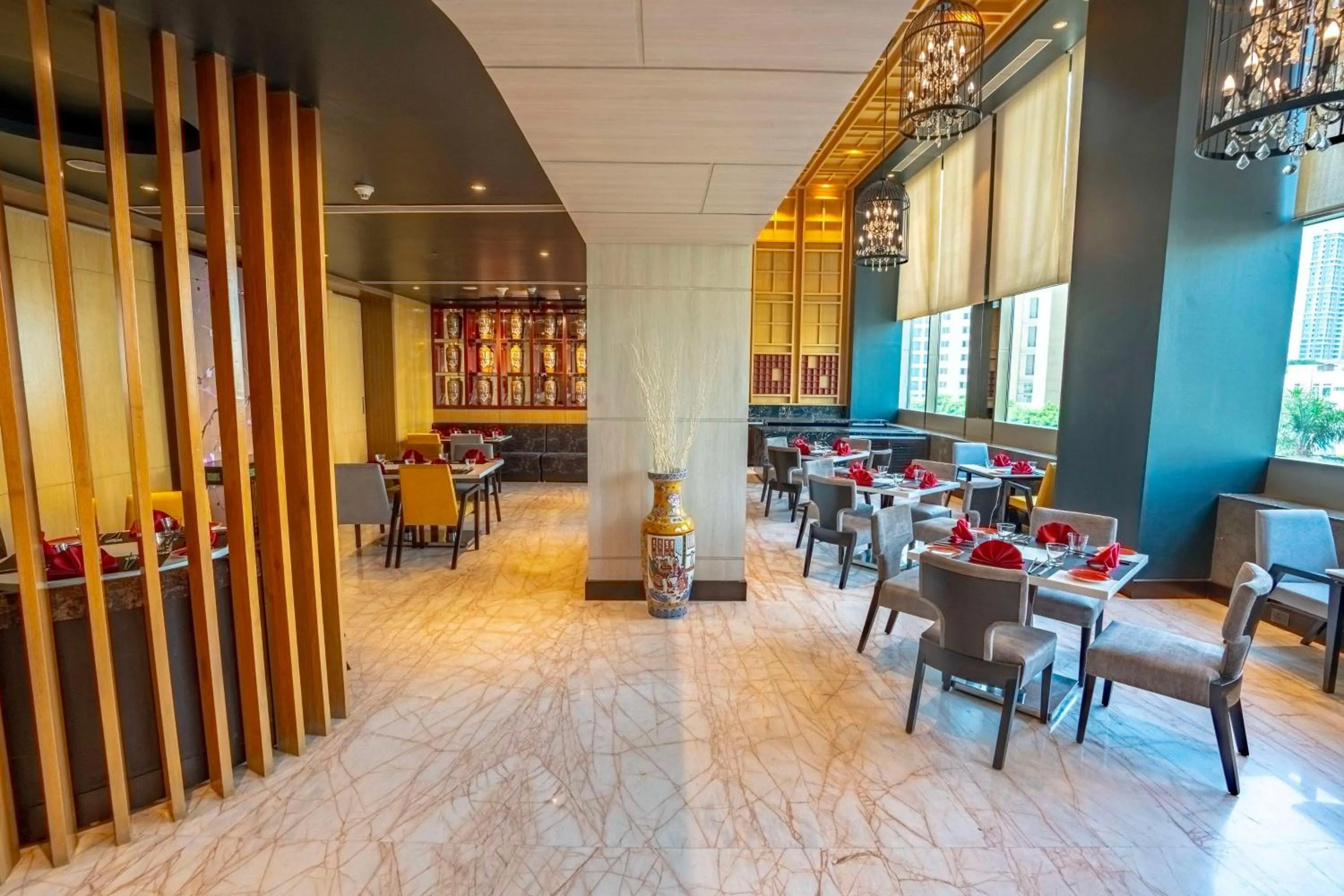 Restaurant/places to eat in Radisson Blu Pune Hinjawadi