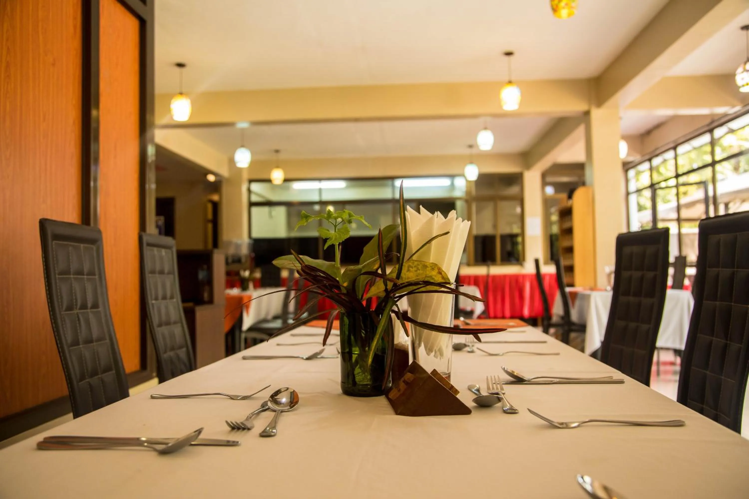 Restaurant/places to eat in Panama Garden Resort