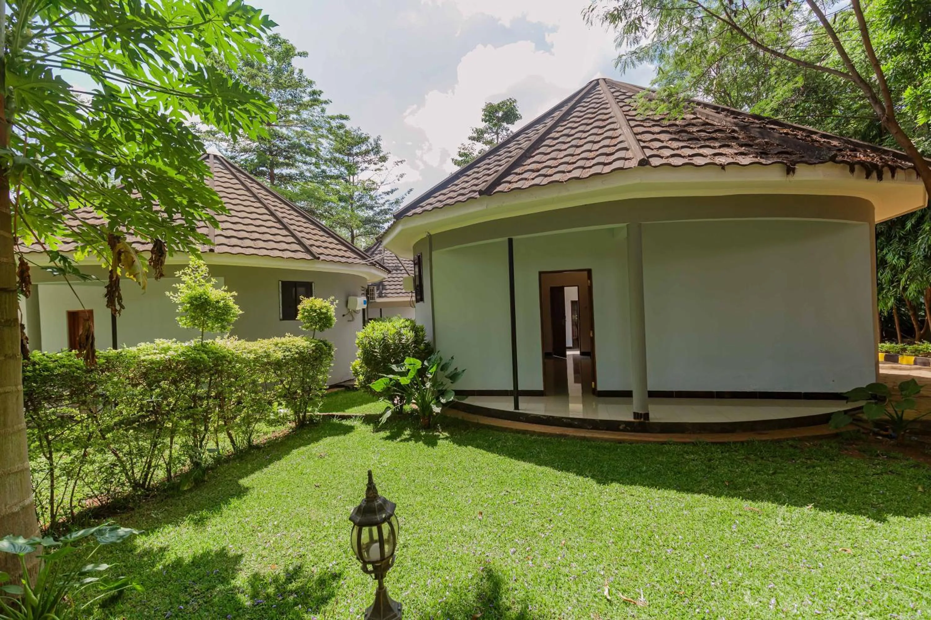 Property building in Panama Garden Resort