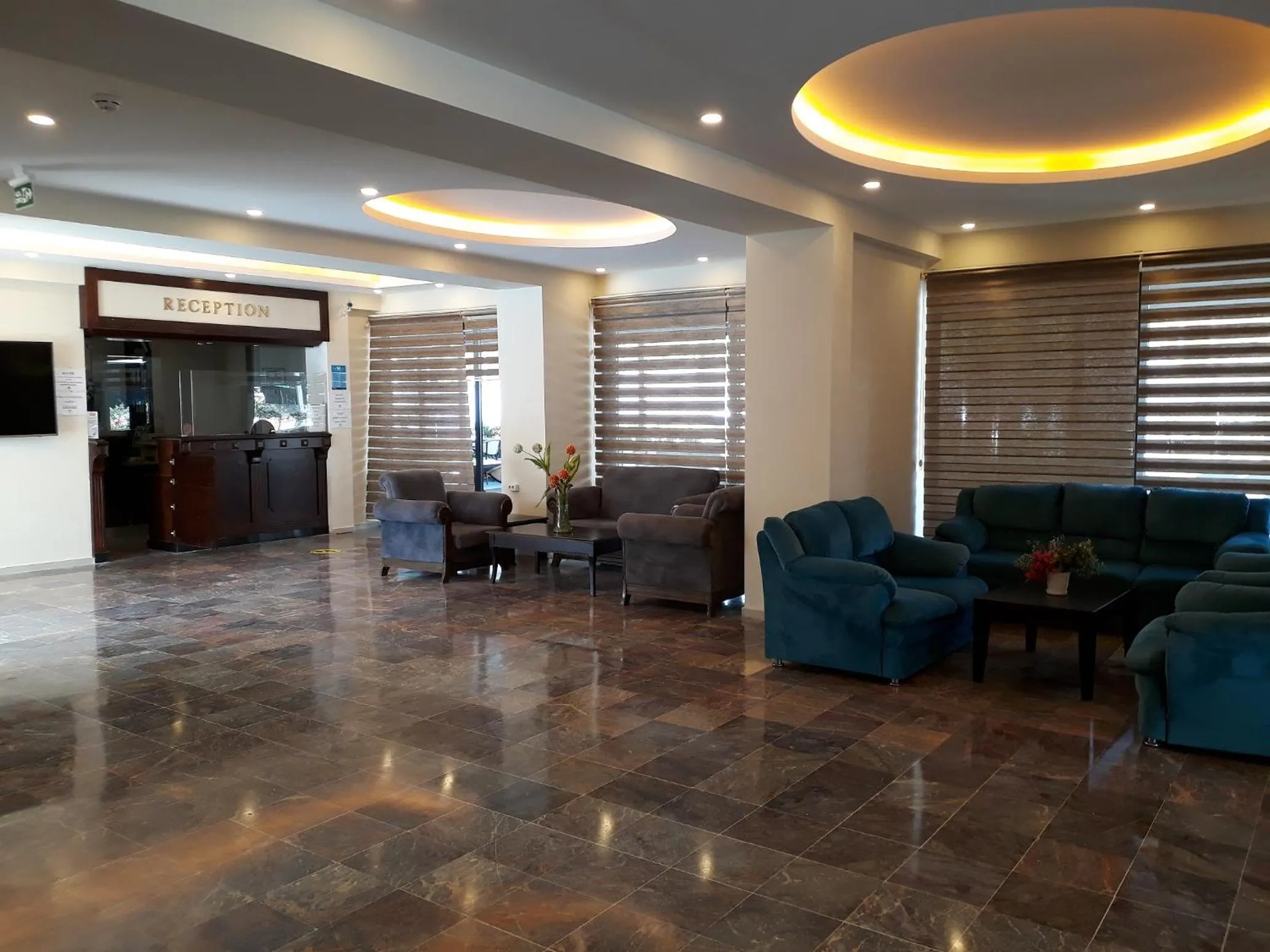 Lobby or reception in Mert Seaside Hotel