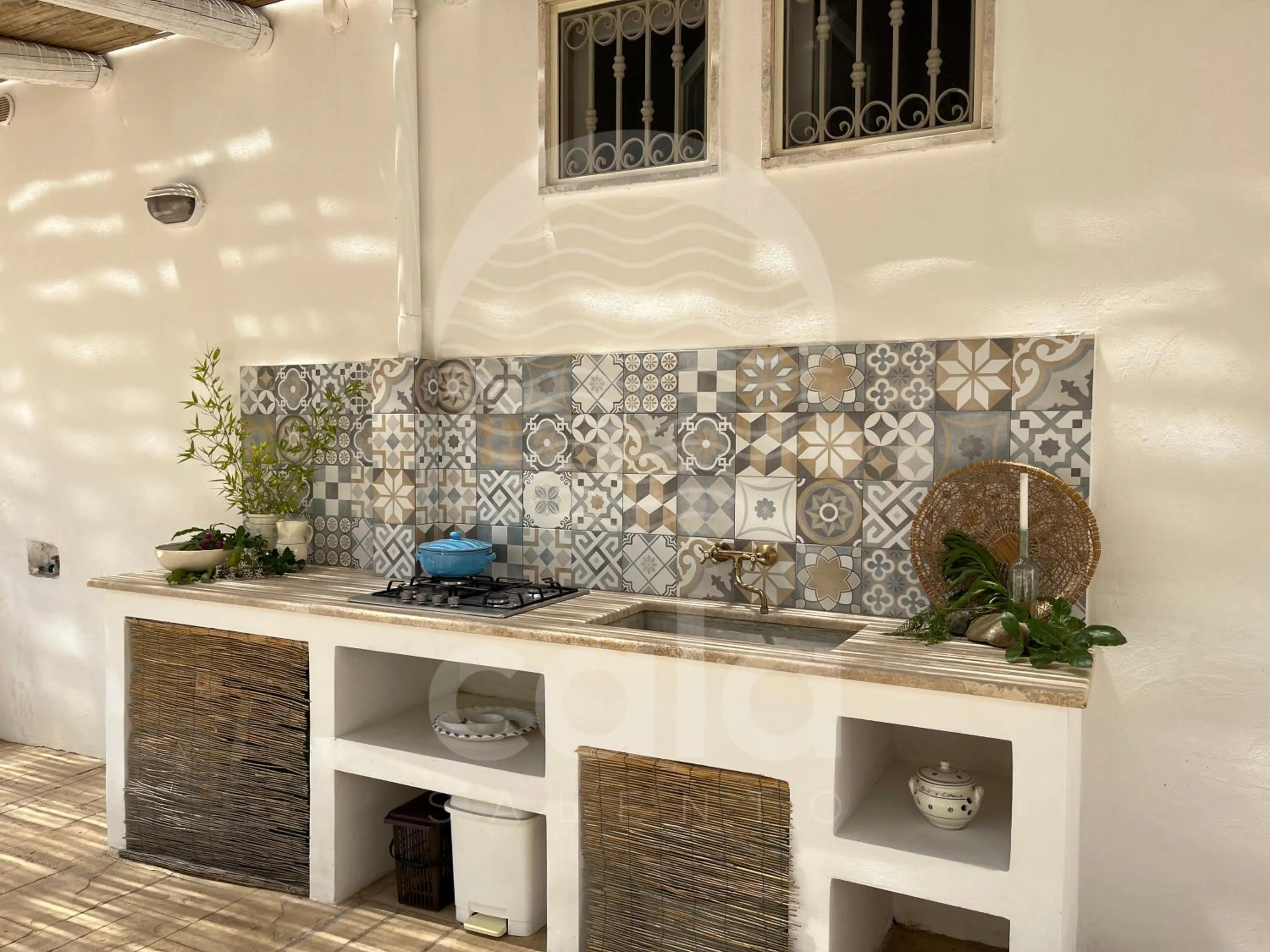 Kitchen or kitchenette in Villa Teresa - giardino privato By Cala Salento