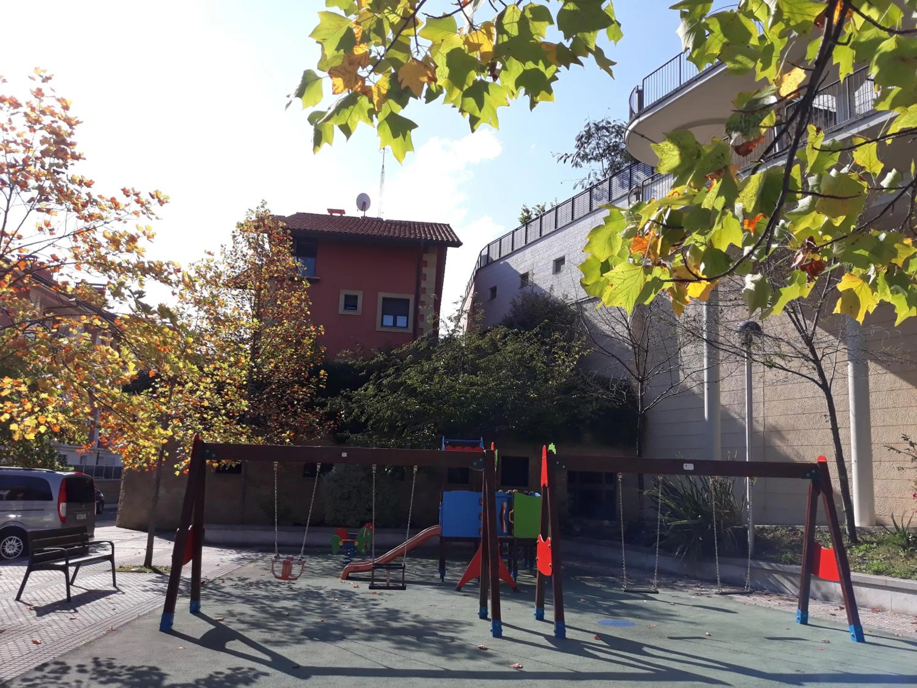 Property building in Telmo's Home con PARKING -Sirimiri Apartments-