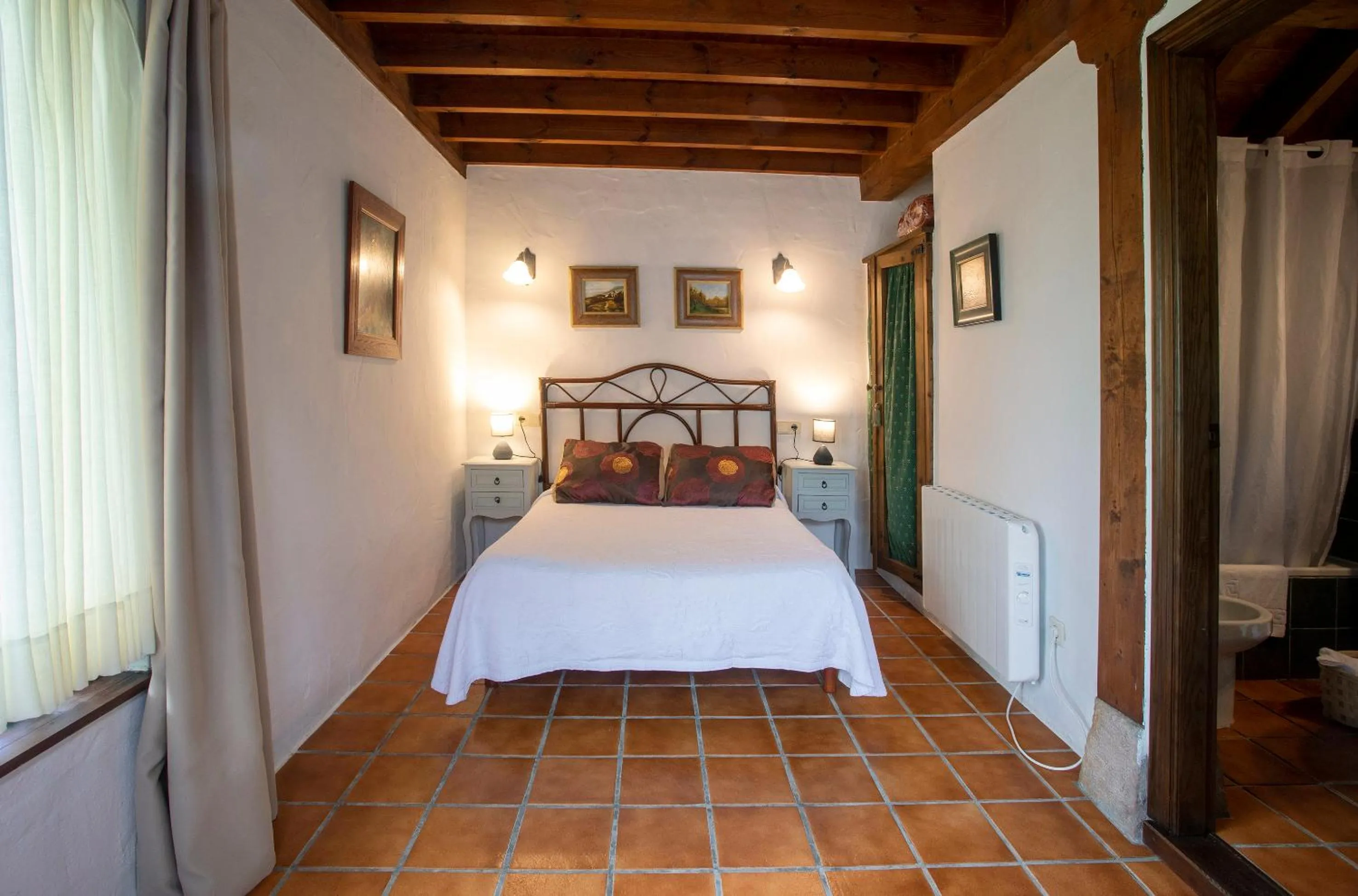 Photo of the whole room, Bed in Hotel Rural Valleoscuru