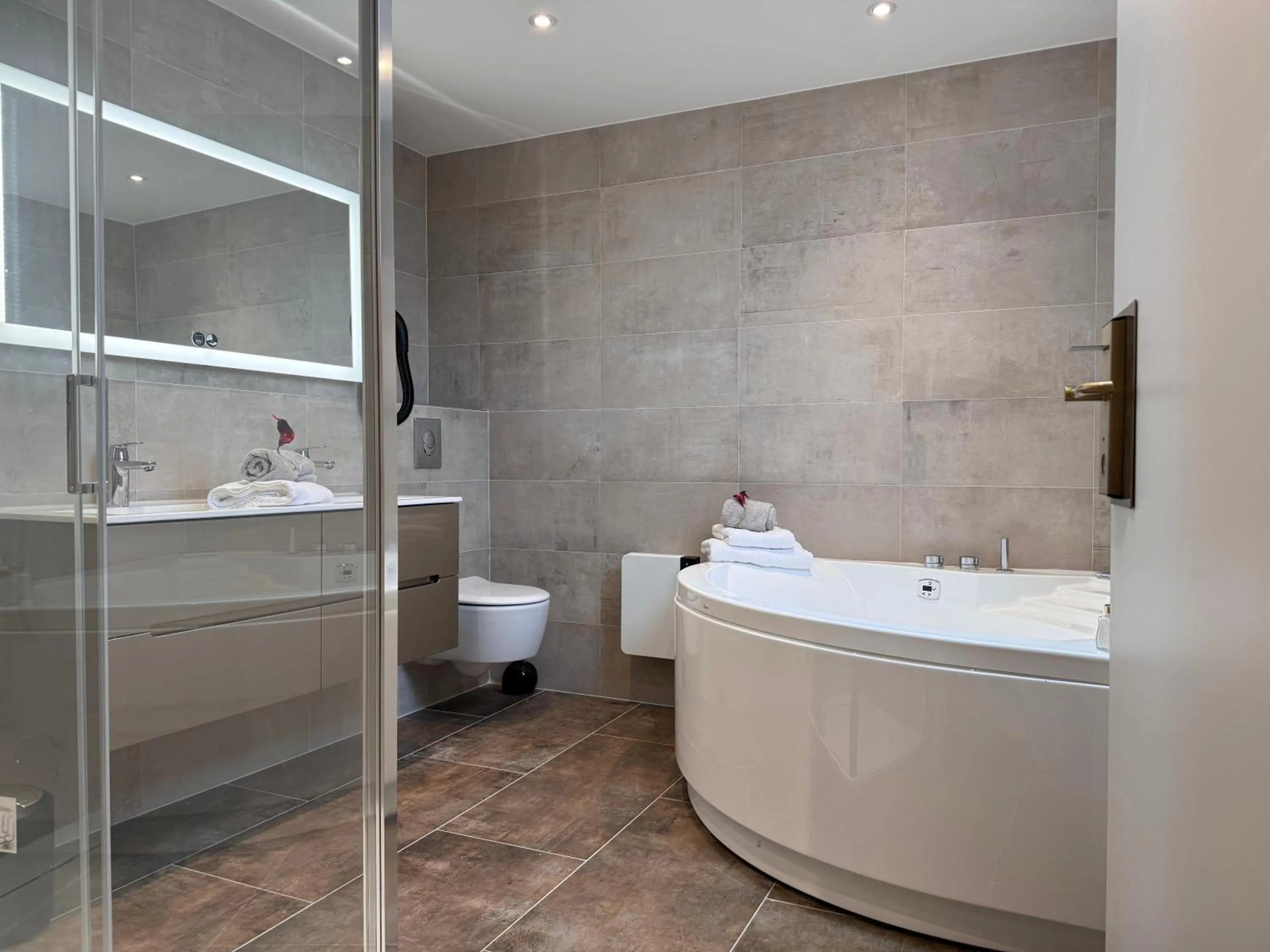 Bathroom in Brit Hotel de Grignan Vichy