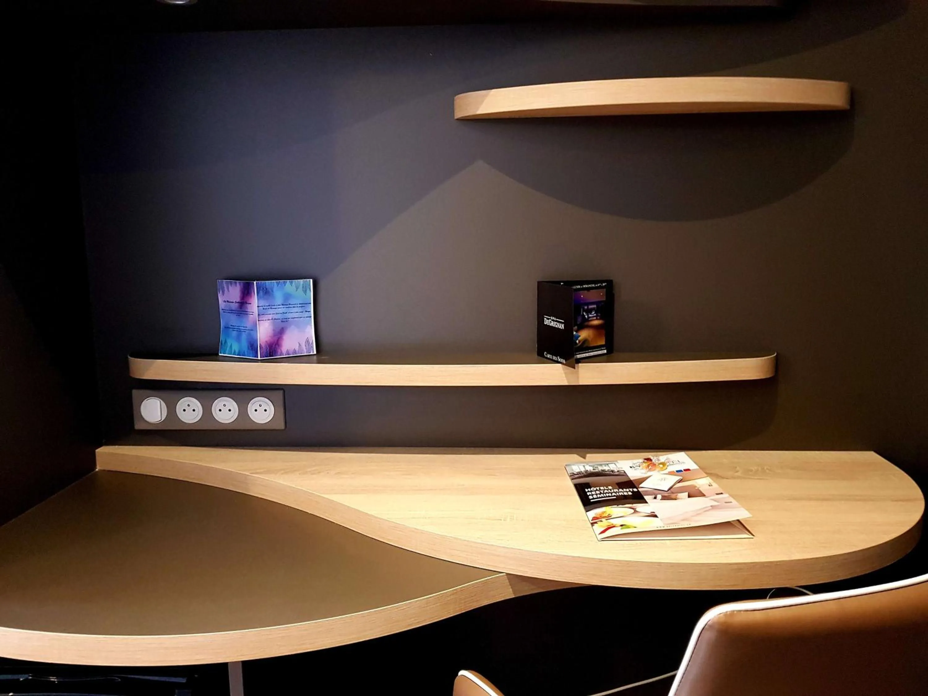 Bedroom in Brit Hotel de Grignan Vichy