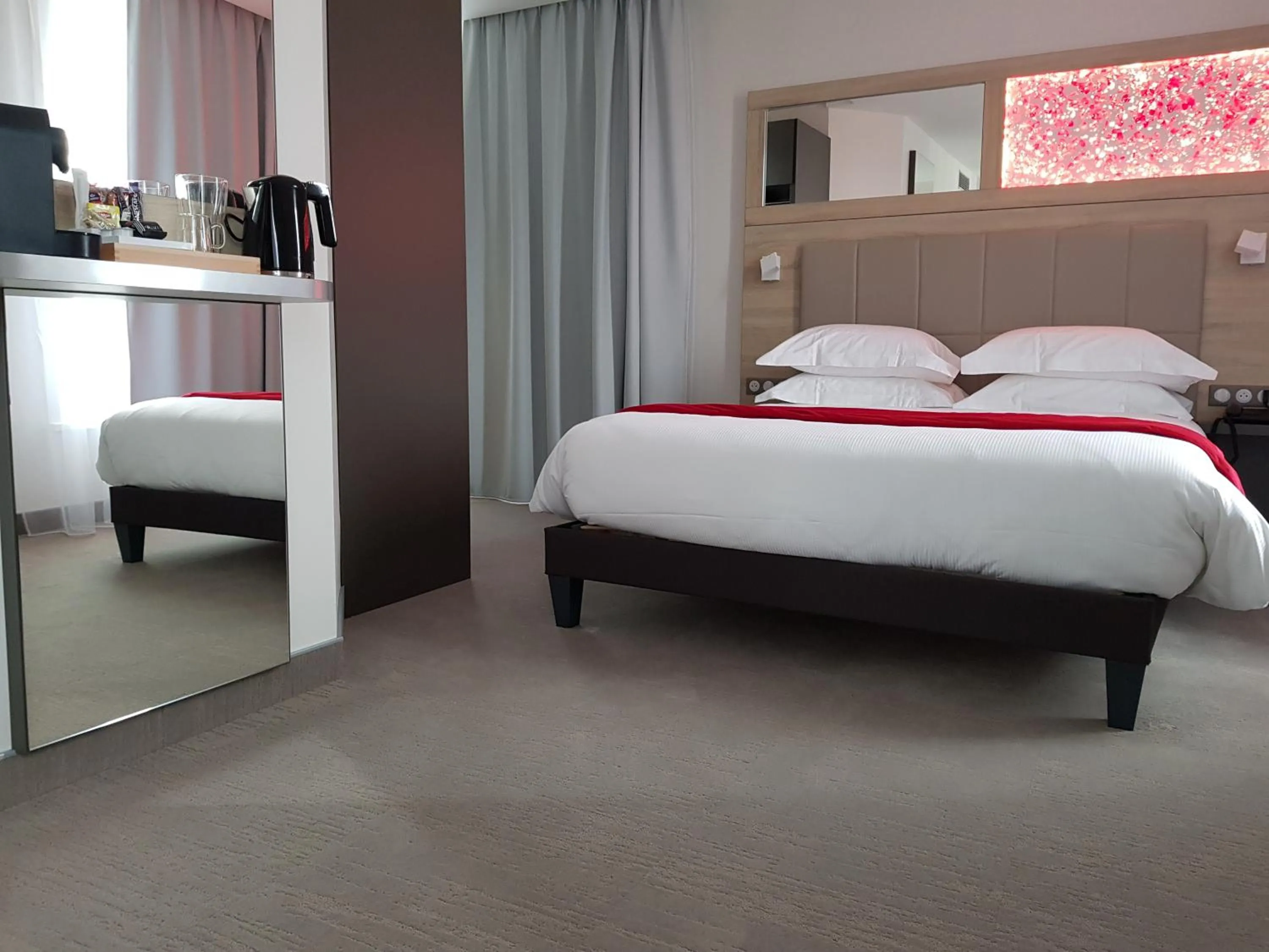 Bed in Brit Hotel de Grignan Vichy