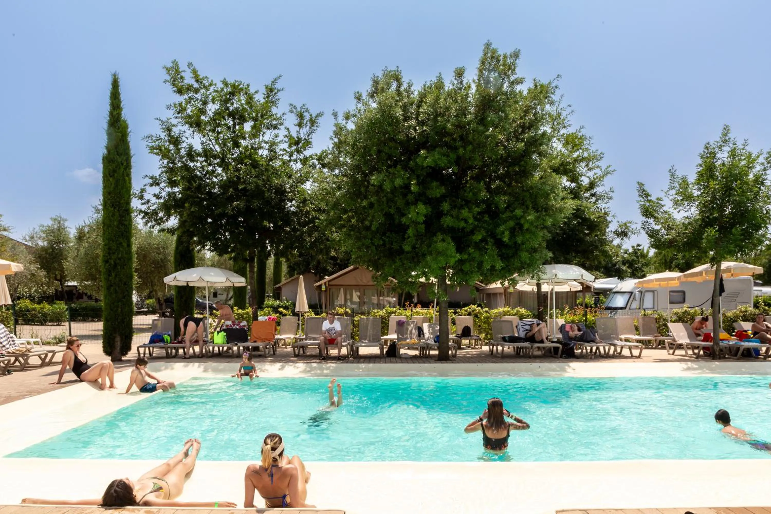 Swimming pool in hu Firenze Camping in Town