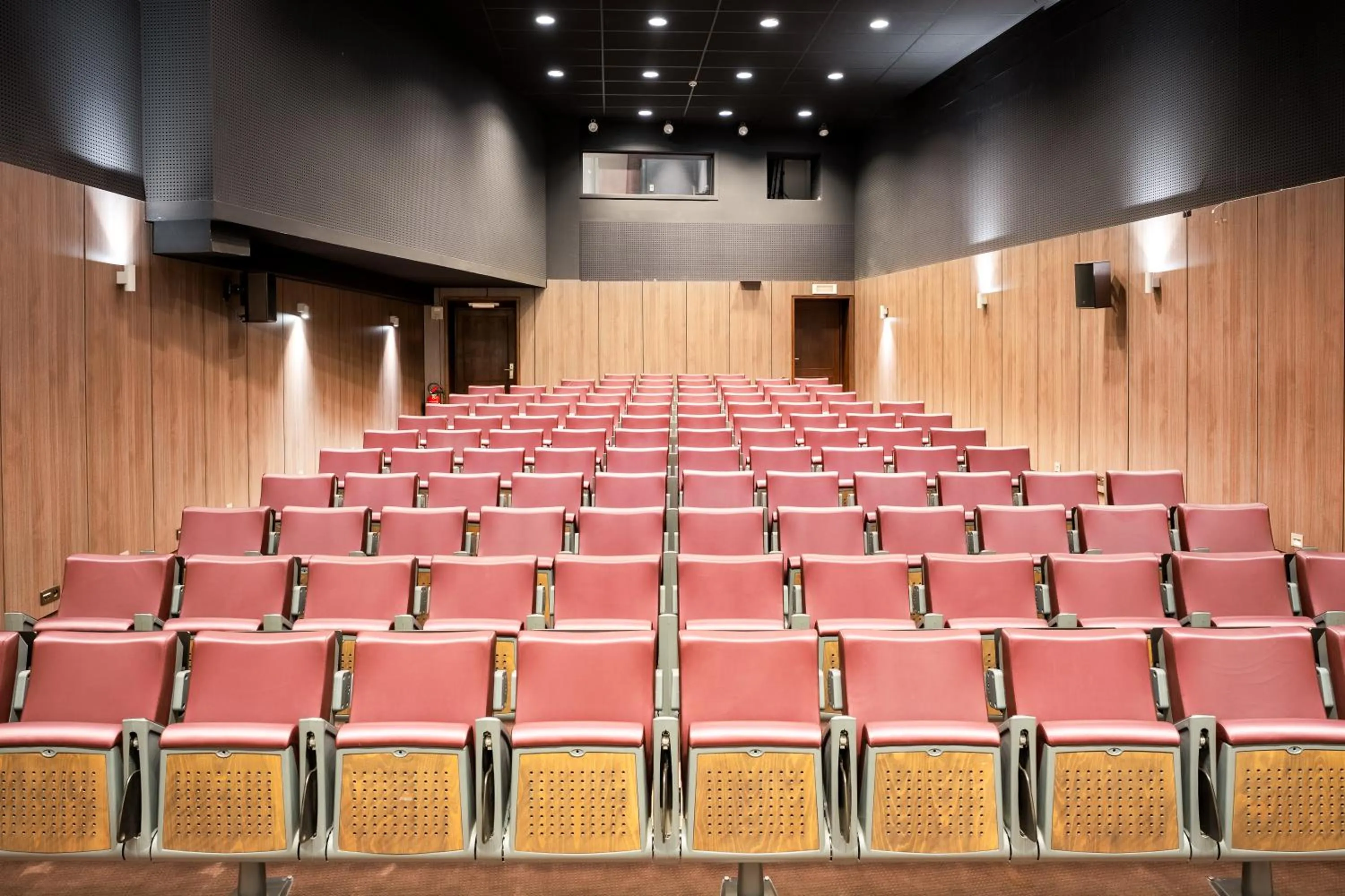 Meeting/conference room in Marivaux Hotel